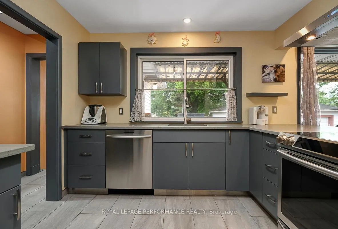 Photo 15 of 102 Donald Street, Ottawa, Overbrook — HOMEH