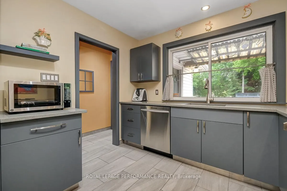 Photo 16 of 102 Donald Street, Ottawa, Overbrook — HOMEH