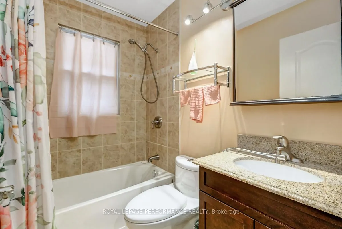 Photo 20 of 102 Donald Street, Ottawa, Overbrook — HOMEH