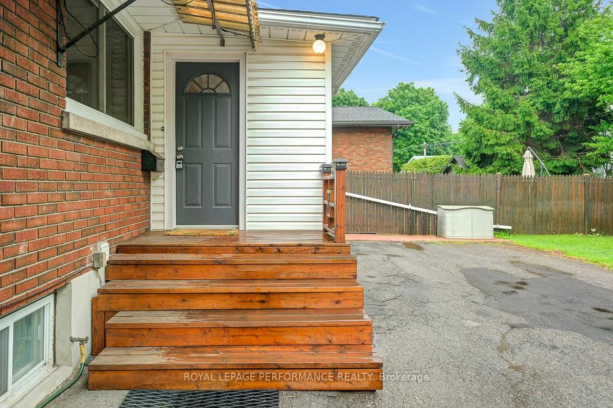 Photo 36 of 102 Donald Street, Ottawa, Overbrook — HOMEH