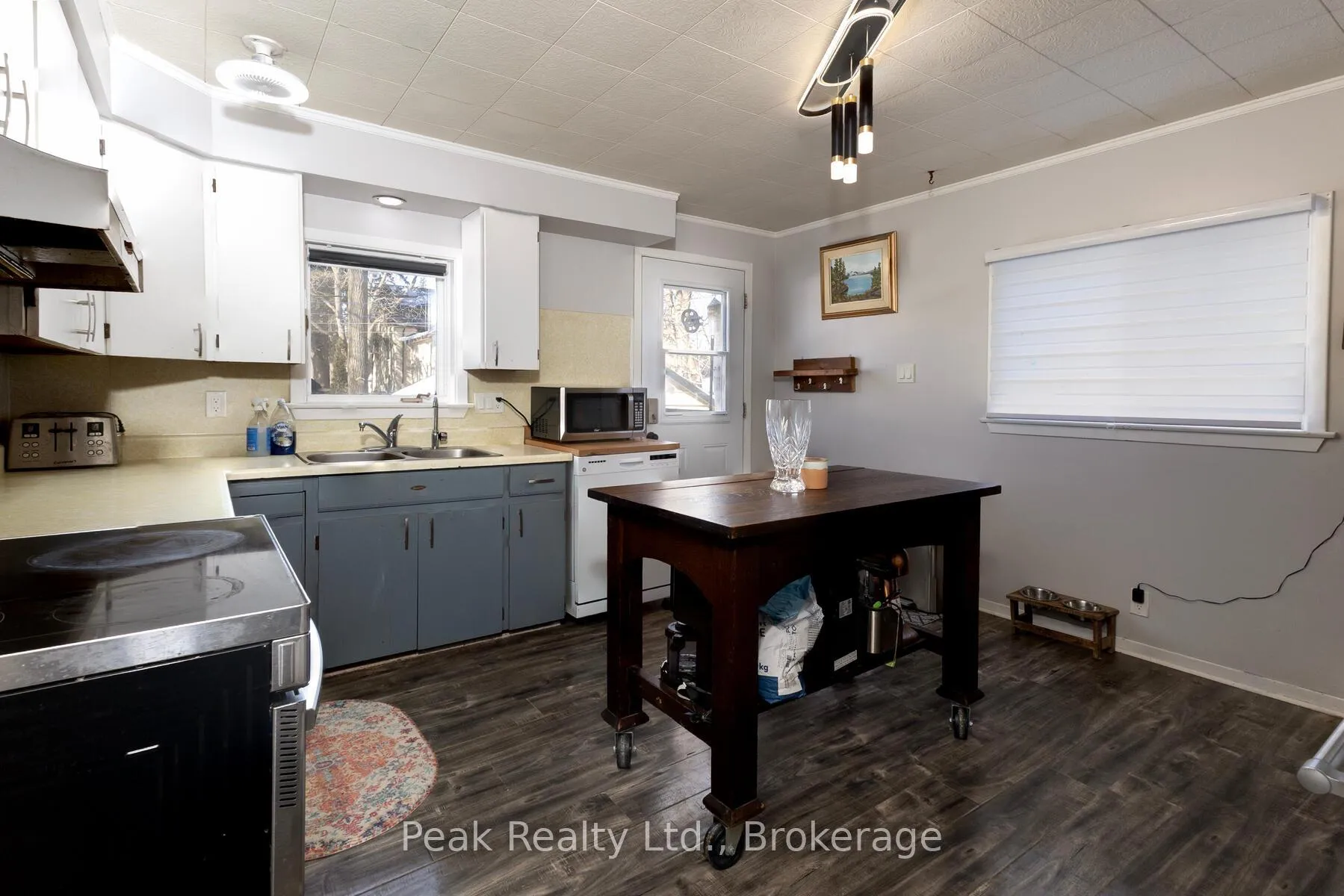 Photo 9 of 38 Mowat Street, Stratford — HOMEH