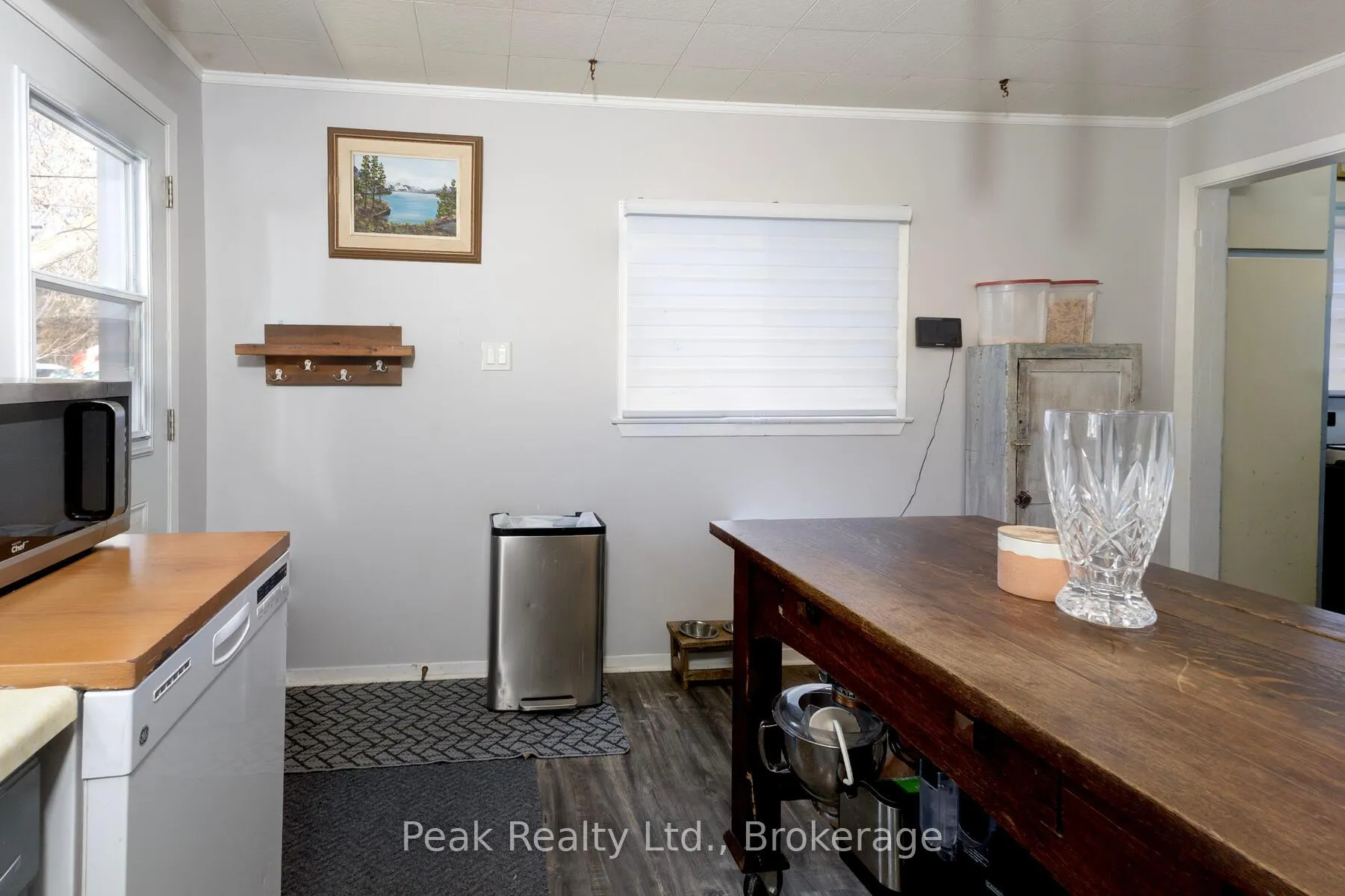 Photo 10 of 38 Mowat Street, Stratford — HOMEH