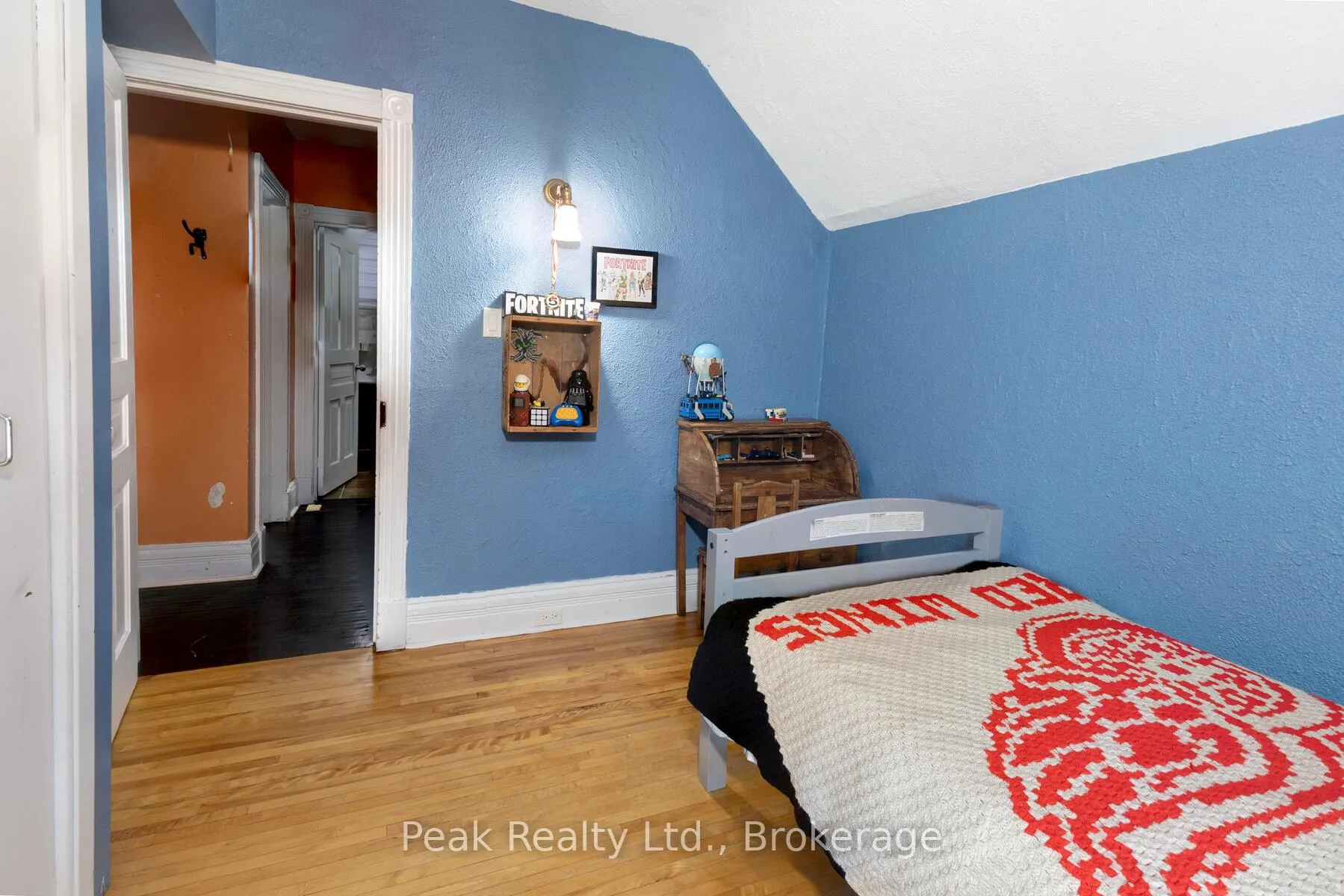 Photo 19 of 38 Mowat Street, Stratford — HOMEH