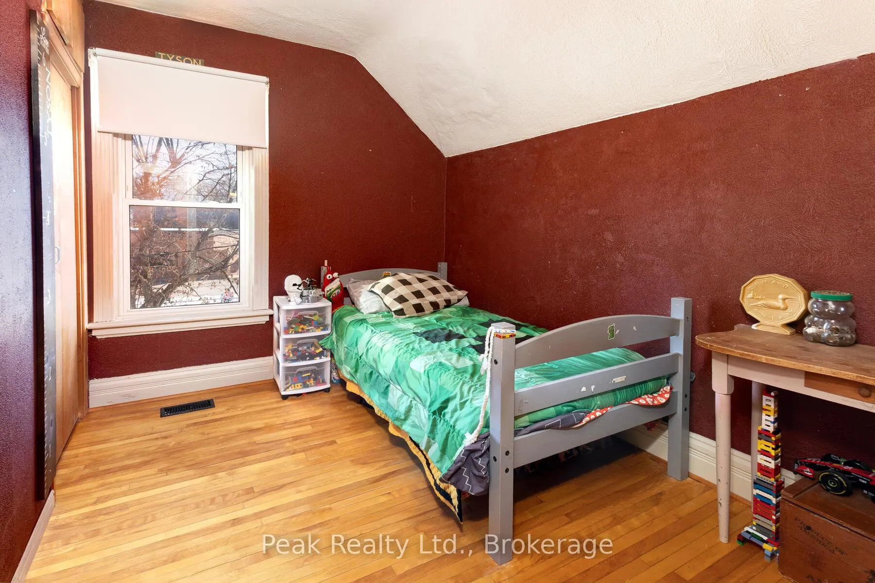 Photo 20 of 38 Mowat Street, Stratford — HOMEH