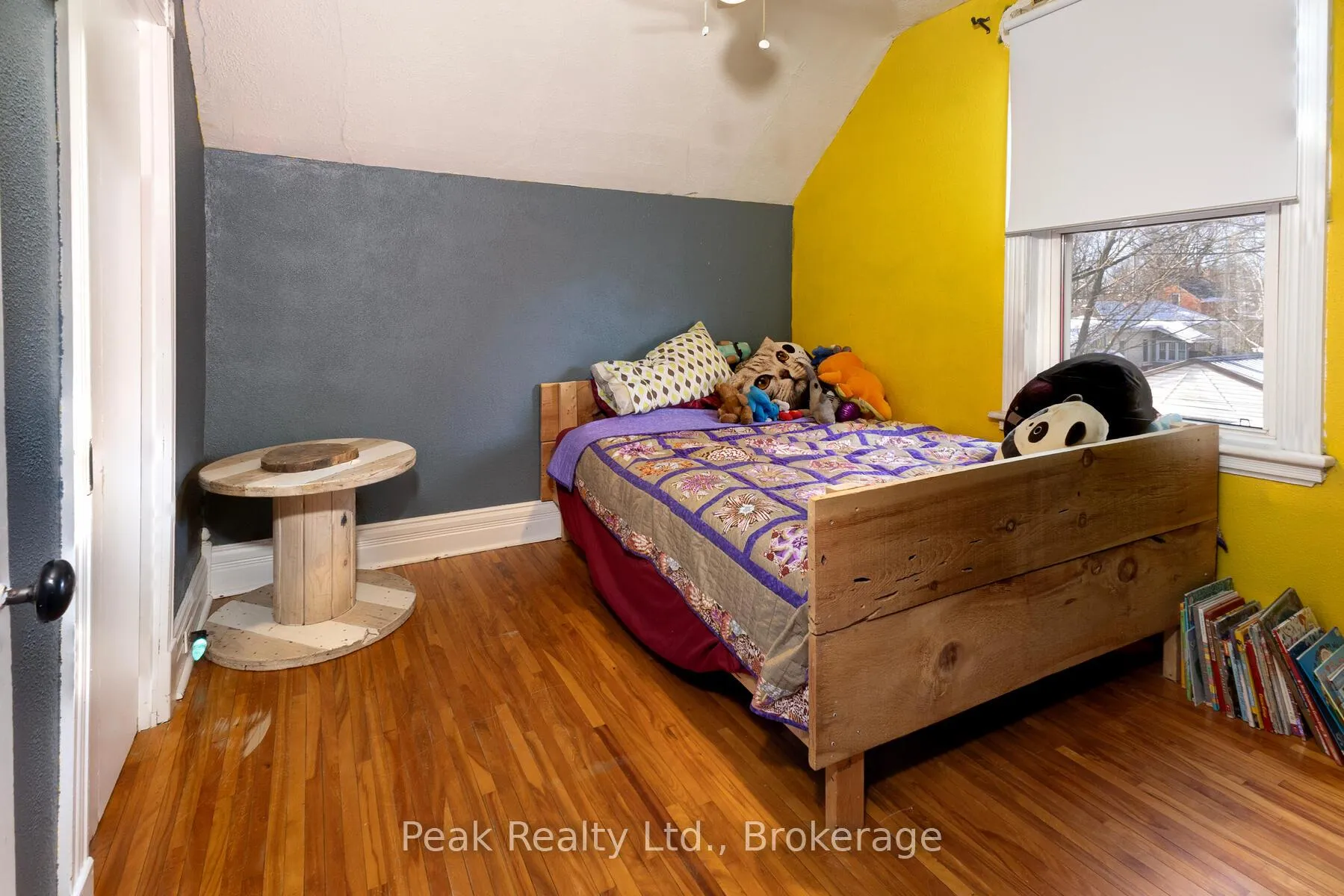 Photo 22 of 38 Mowat Street, Stratford — HOMEH