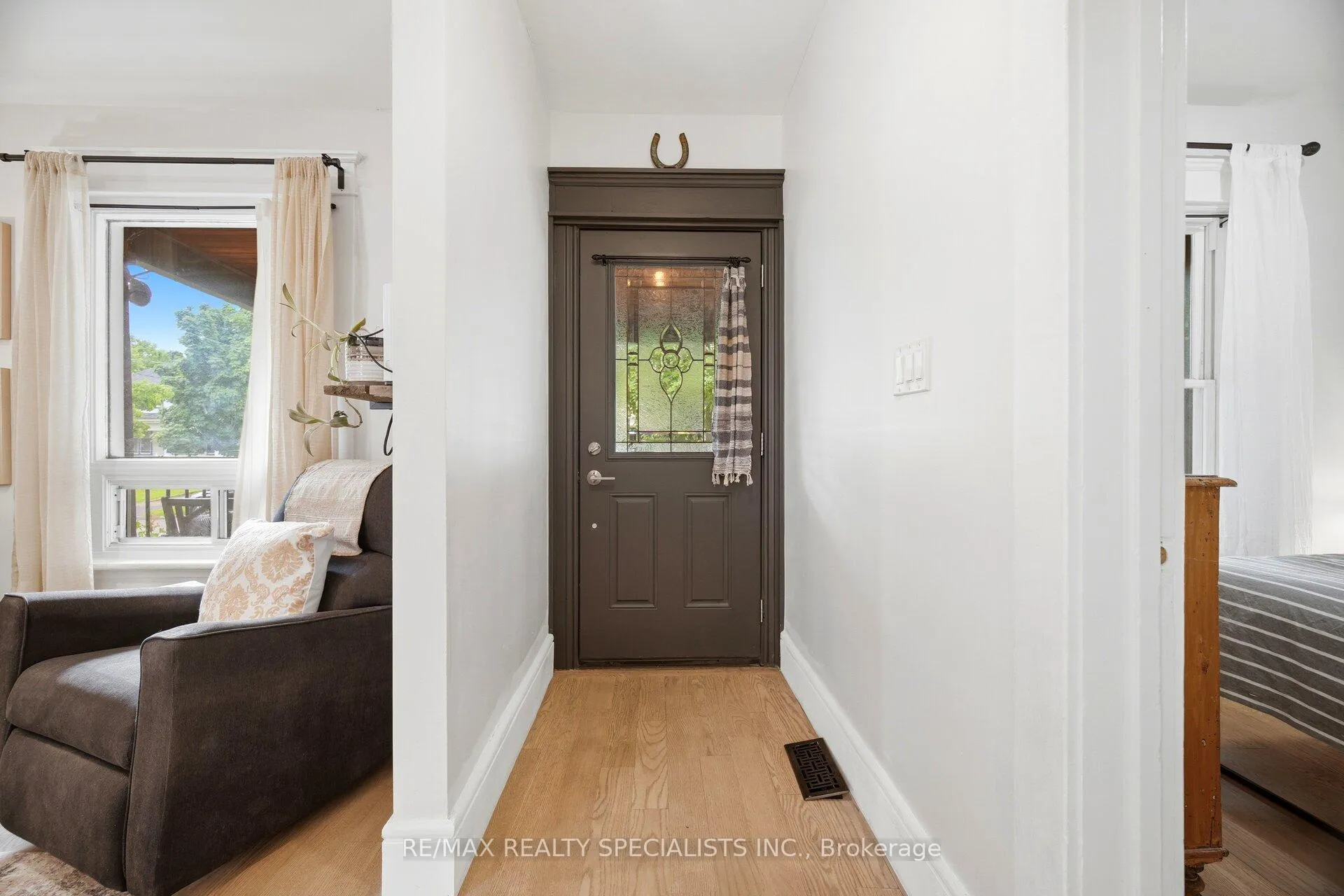 Photo 4 of 166 East Avenue, Brantford, Victoria/Arthur — HOMEH