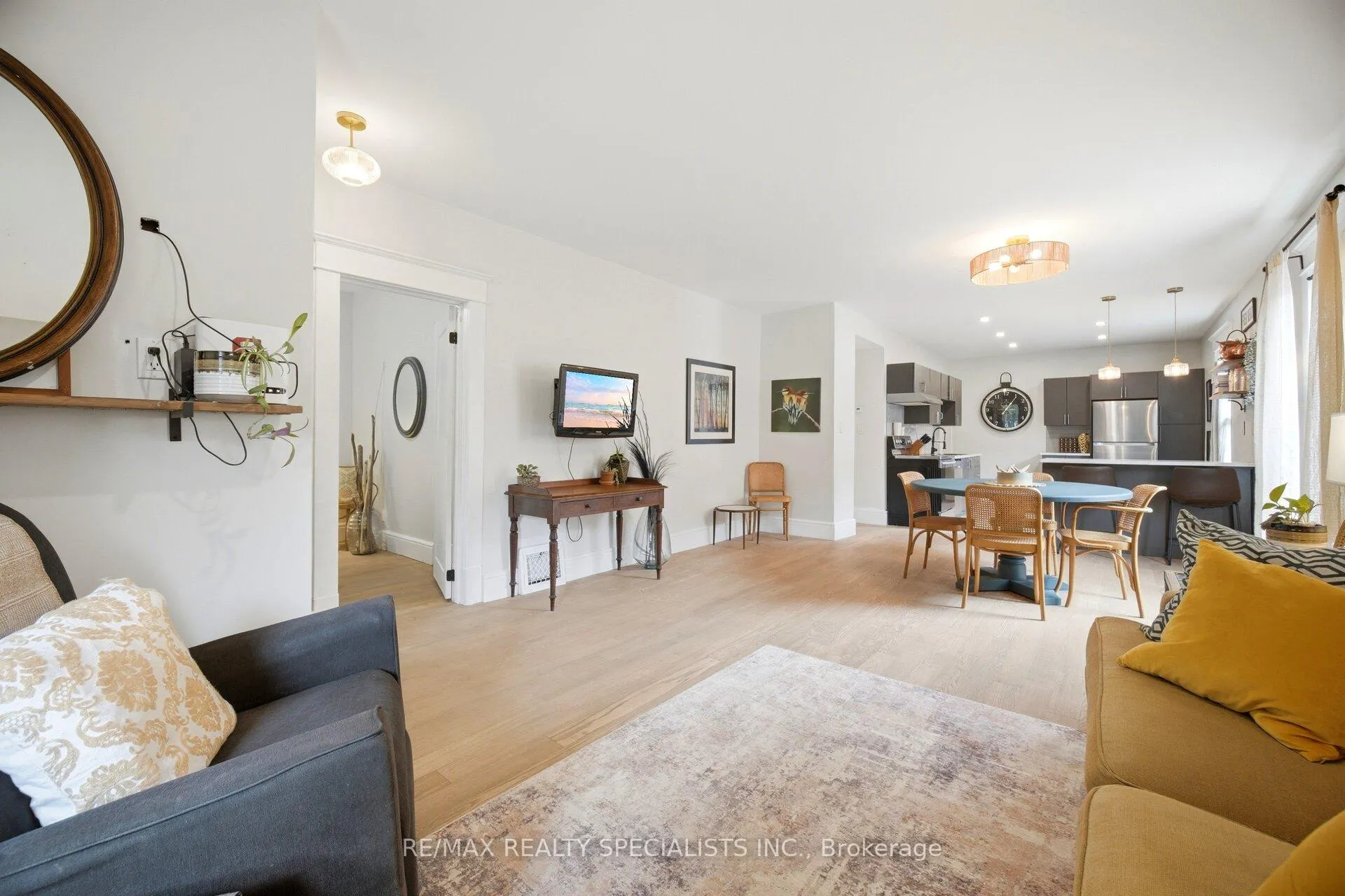 Photo 7 of 166 East Avenue, Brantford, Victoria/Arthur — HOMEH