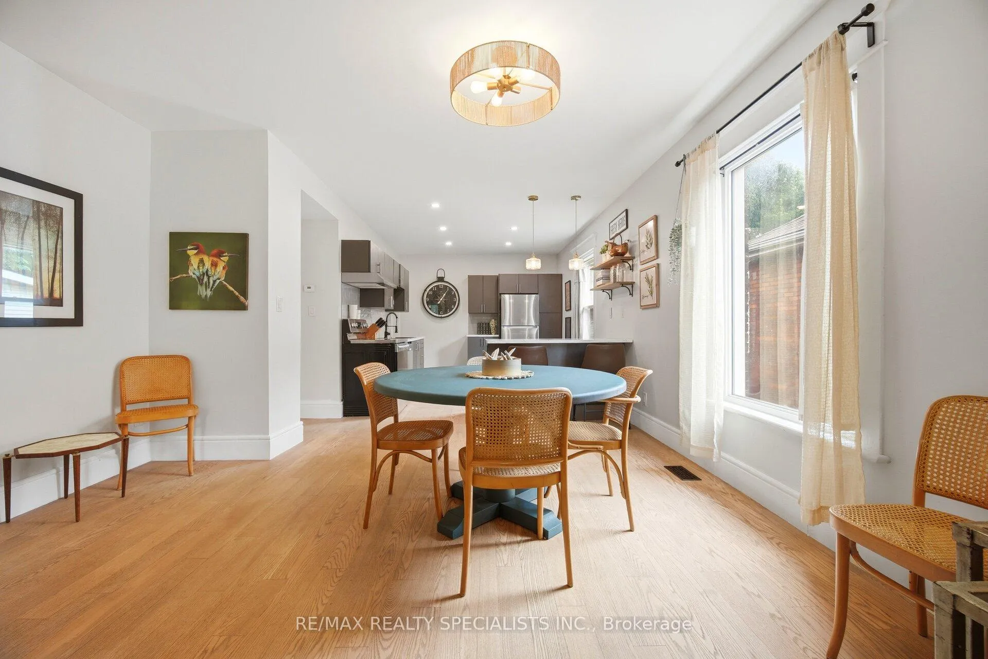 Photo 11 of 166 East Avenue, Brantford, Victoria/Arthur — HOMEH