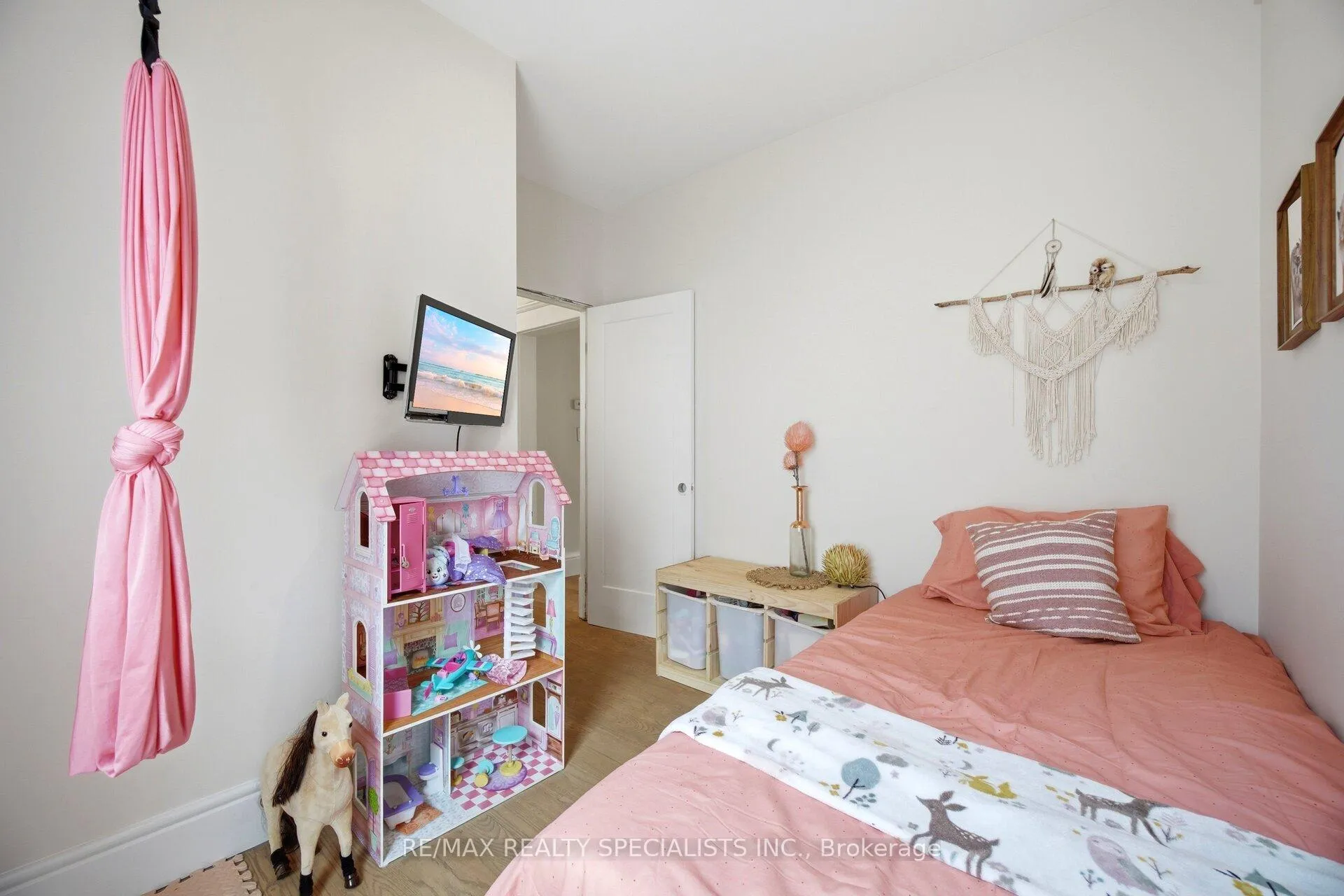 Photo 21 of 166 East Avenue, Brantford, Victoria/Arthur — HOMEH
