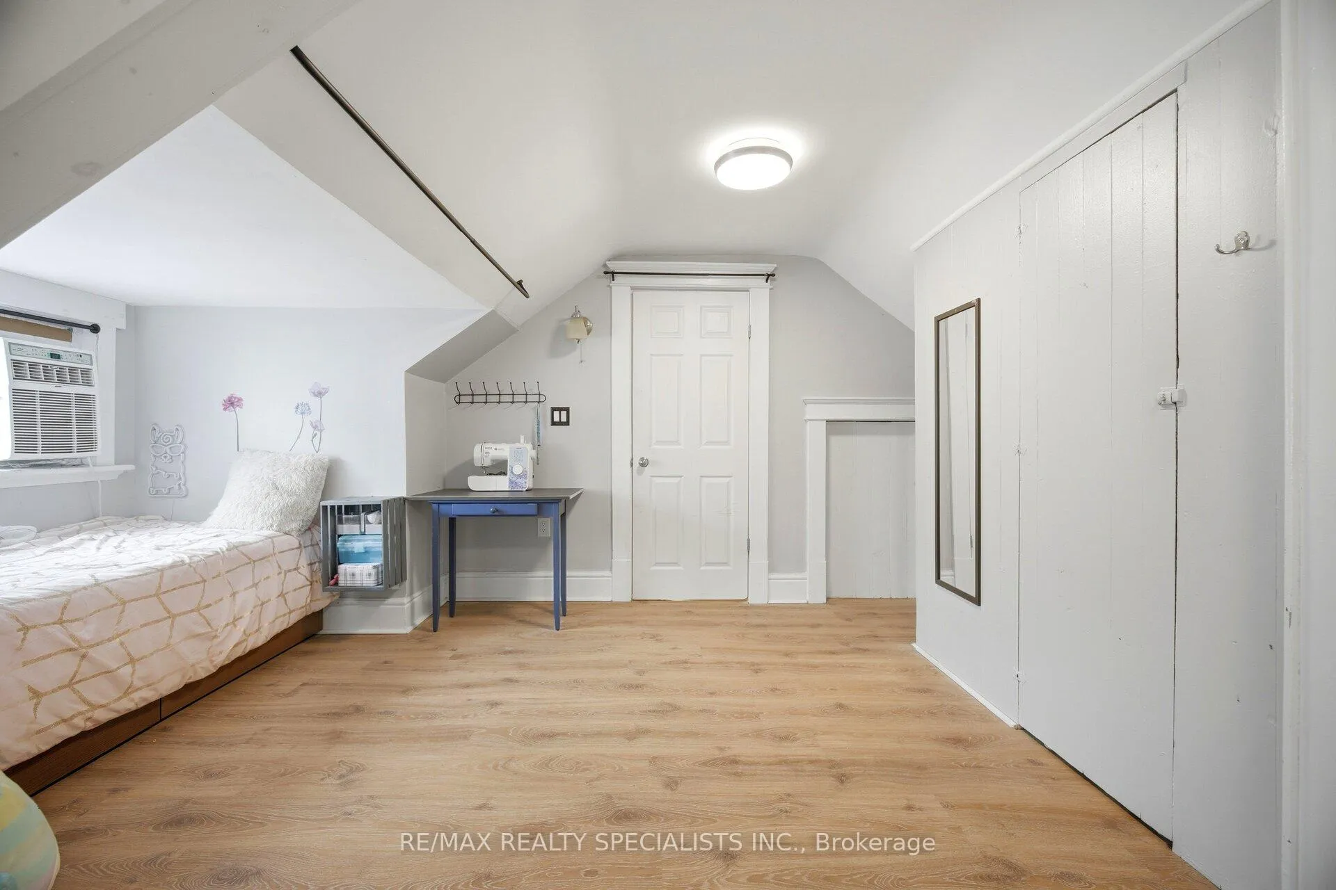 Photo 27 of 166 East Avenue, Brantford, Victoria/Arthur — HOMEH