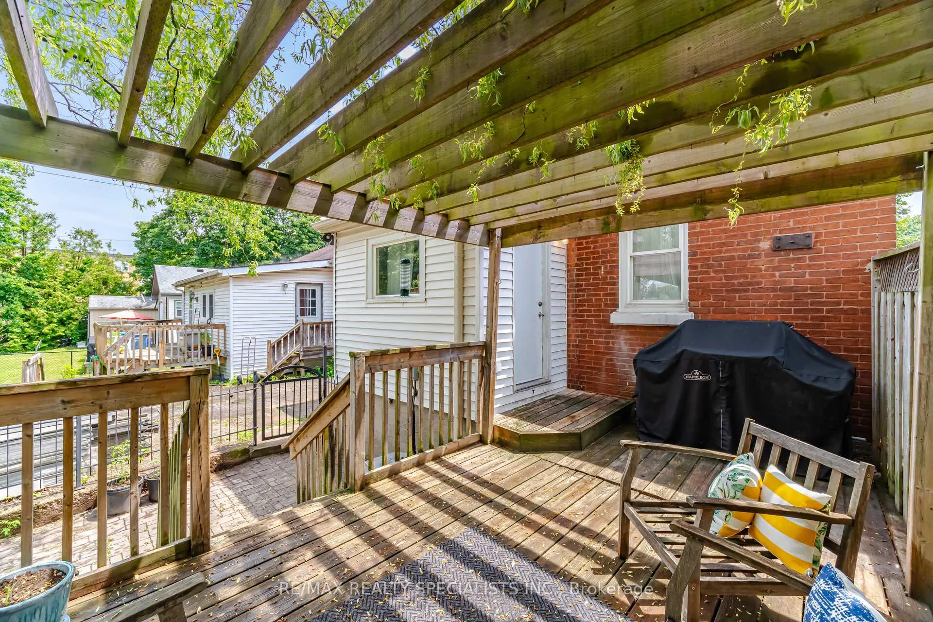 Photo 35 of 166 East Avenue, Brantford, Victoria/Arthur — HOMEH