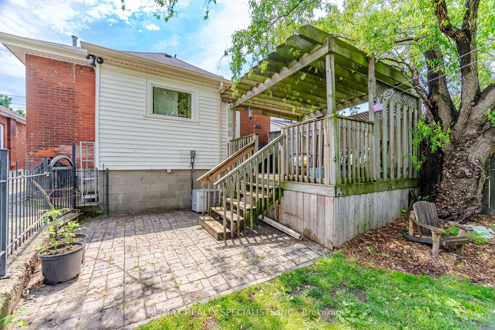 Photo 37 of 166 East Avenue, Brantford, Victoria/Arthur — HOMEH