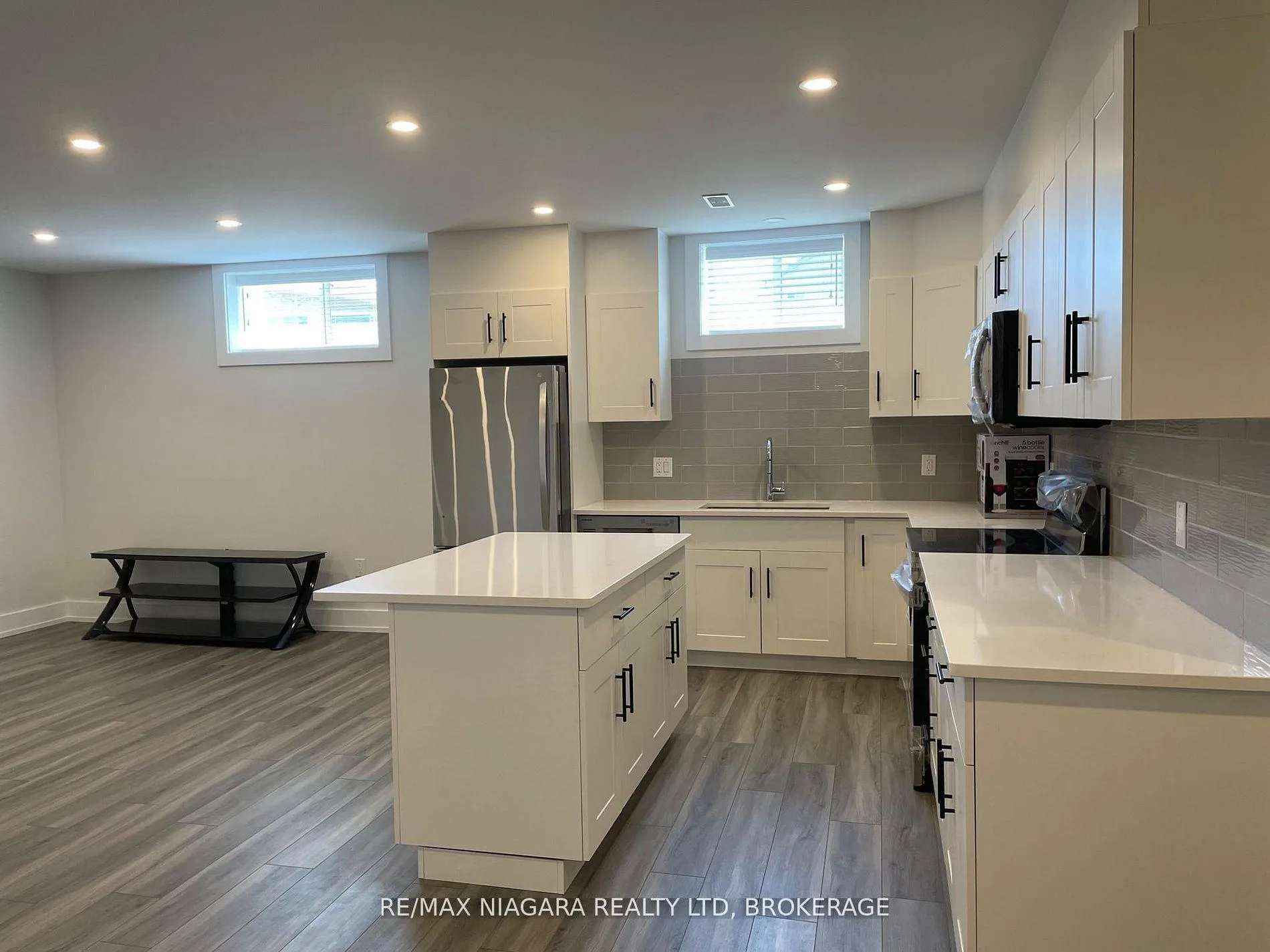 Photo 4 of 6484 Sam Iorfida Drive, Niagara Falls, Oldfield — HOMEH