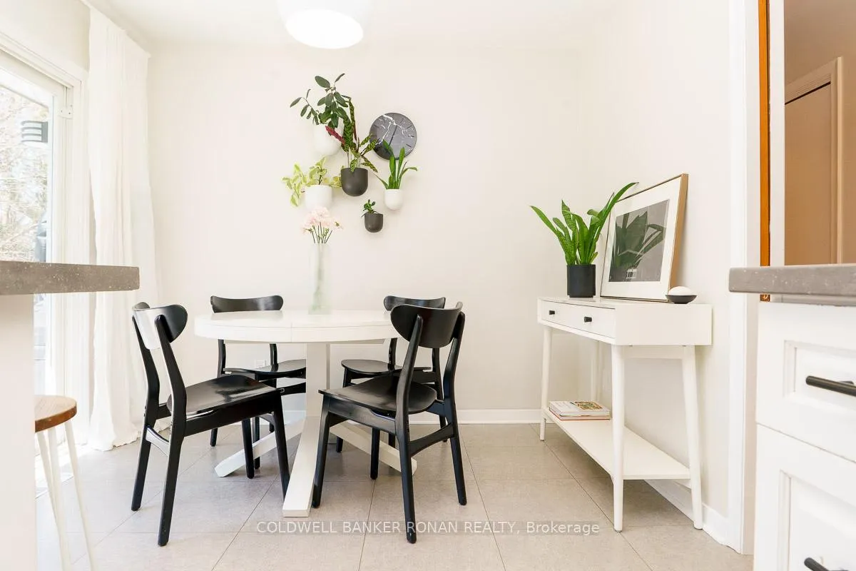 Photo 9 of 11 Pratt Road, Barrie, Wellington — HOMEH