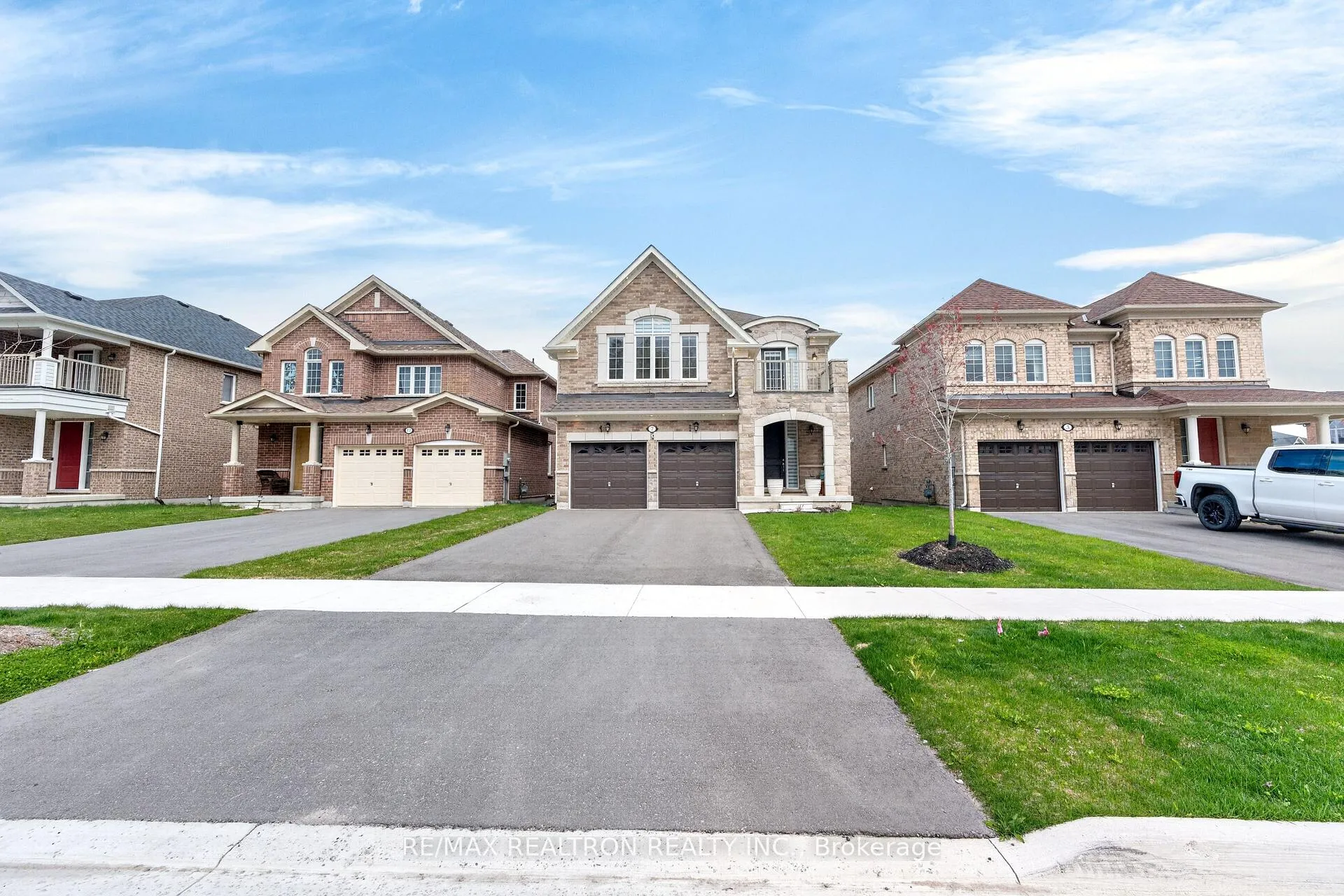 Photo 2 of 7 Forman Street, Scugog, Port Perry — HOMEH