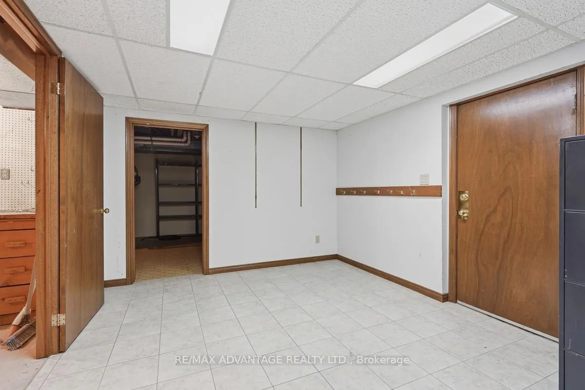 Photo 38 of 74 Mill Road, Thames Centre, Dorchester — HOMEH