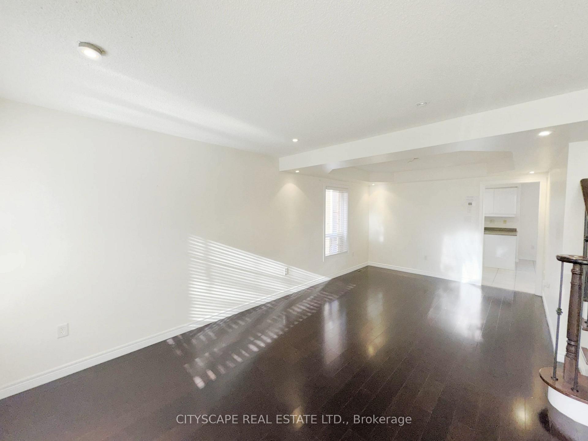 Photo 9 of 34 Coralreef Crescent, Brampton, Sandringham-Wellington — HOMEH