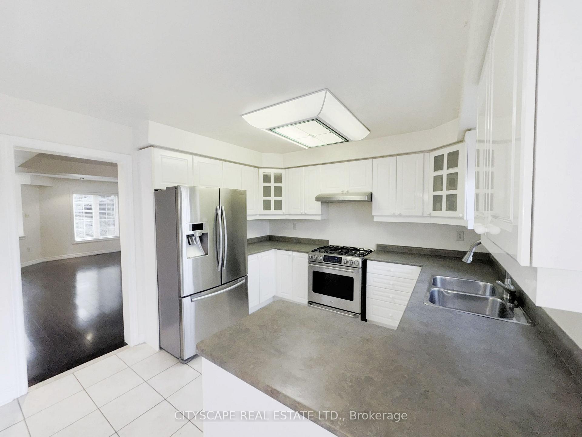 Photo 14 of 34 Coralreef Crescent, Brampton, Sandringham-Wellington — HOMEH