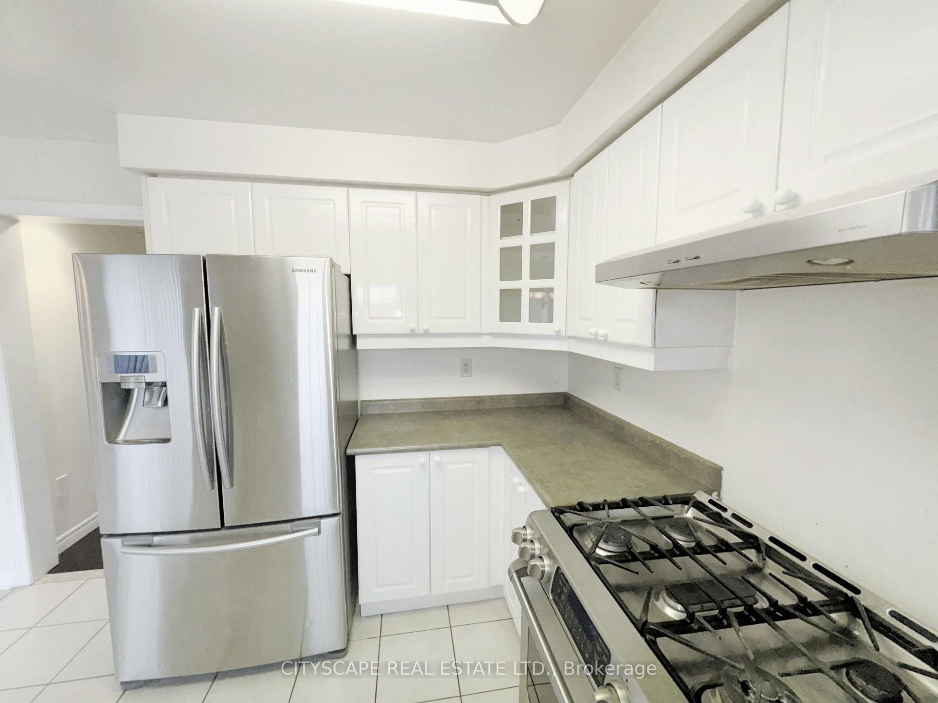 Photo 16 of 34 Coralreef Crescent, Brampton, Sandringham-Wellington — HOMEH