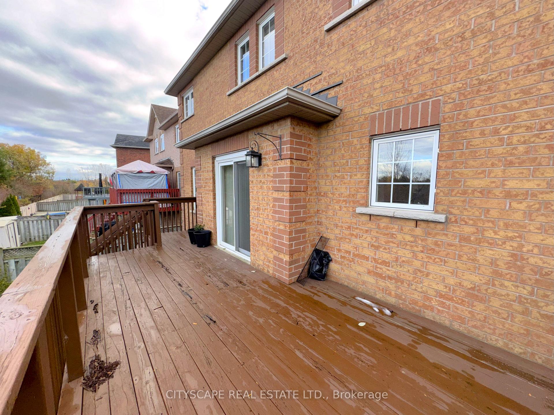 Photo 18 of 34 Coralreef Crescent, Brampton, Sandringham-Wellington — HOMEH