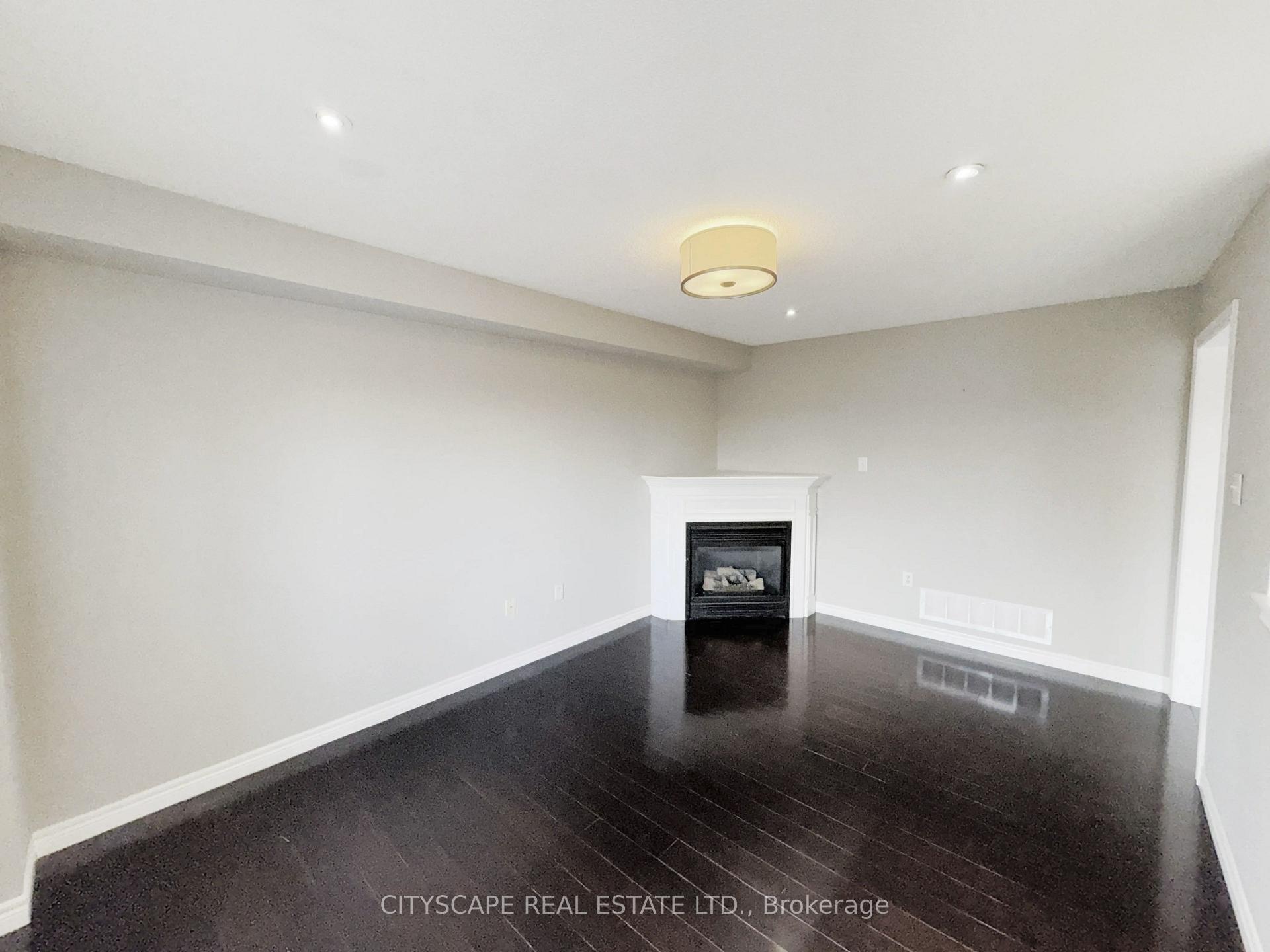 Photo 19 of 34 Coralreef Crescent, Brampton, Sandringham-Wellington — HOMEH