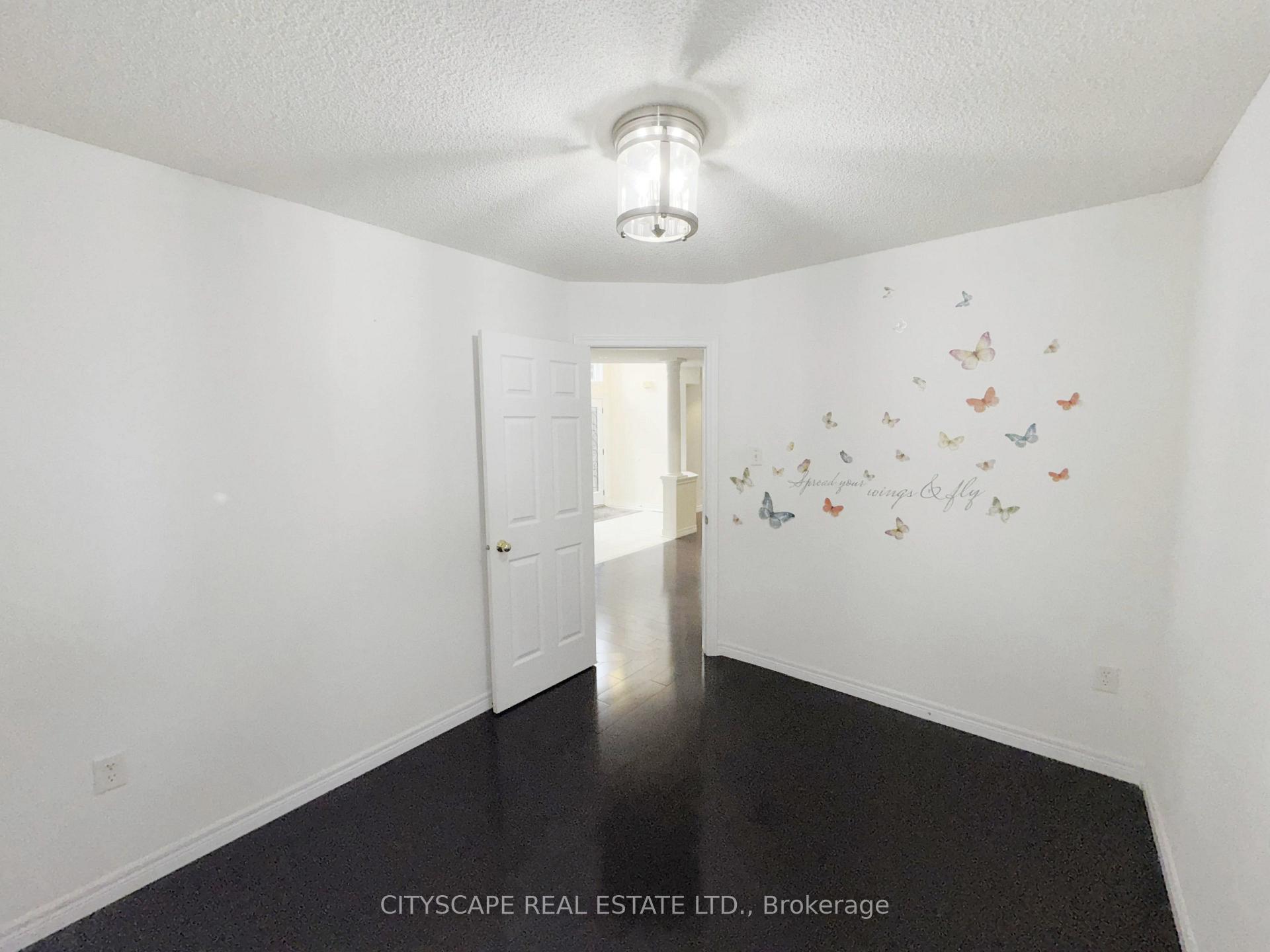 Photo 23 of 34 Coralreef Crescent, Brampton, Sandringham-Wellington — HOMEH