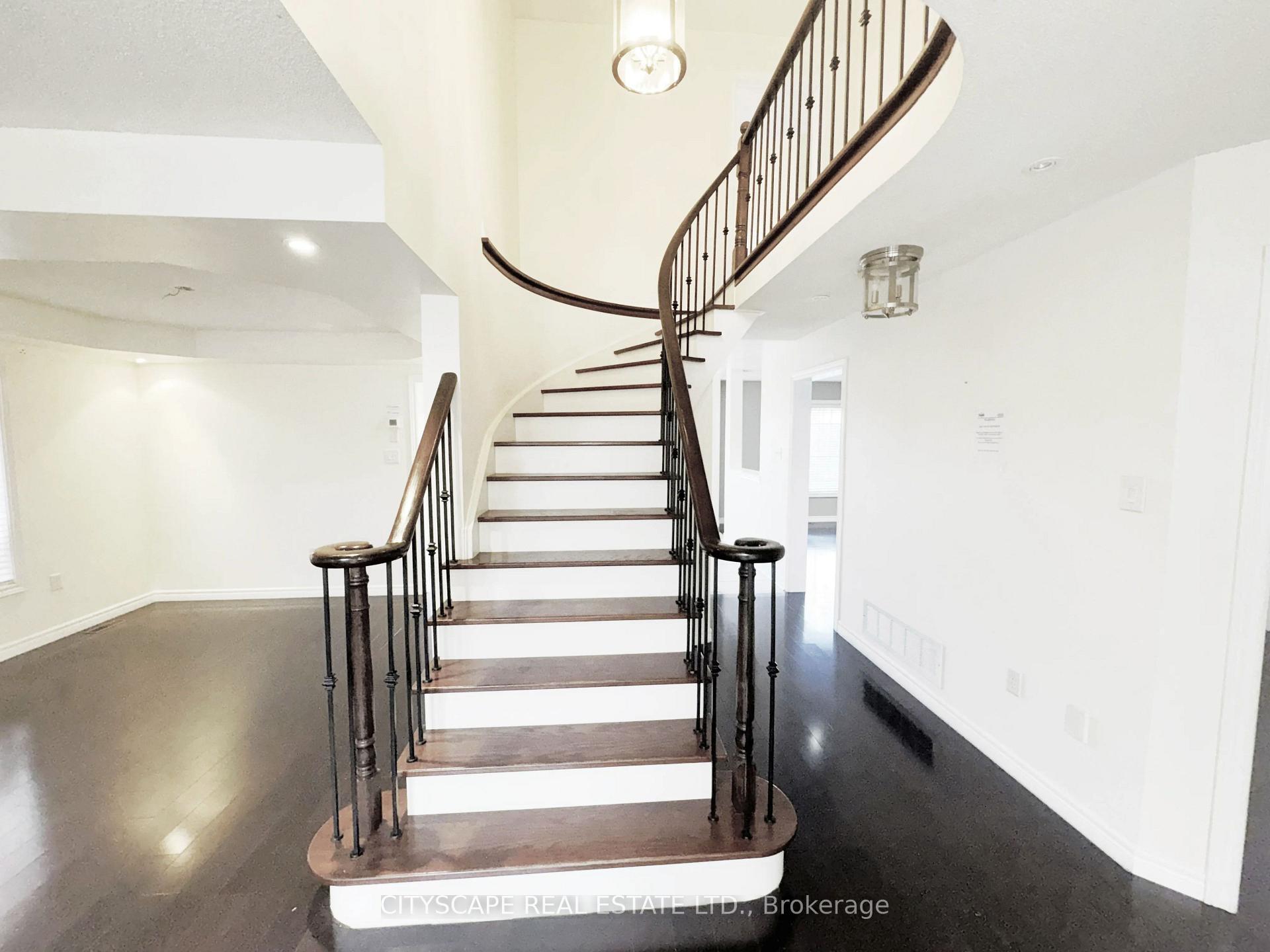Photo 24 of 34 Coralreef Crescent, Brampton, Sandringham-Wellington — HOMEH