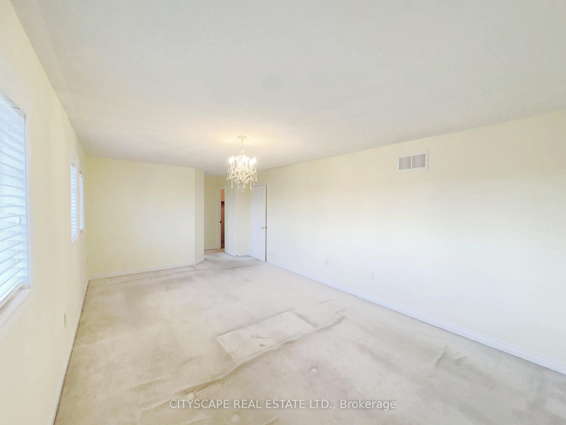 Photo 25 of 34 Coralreef Crescent, Brampton, Sandringham-Wellington — HOMEH