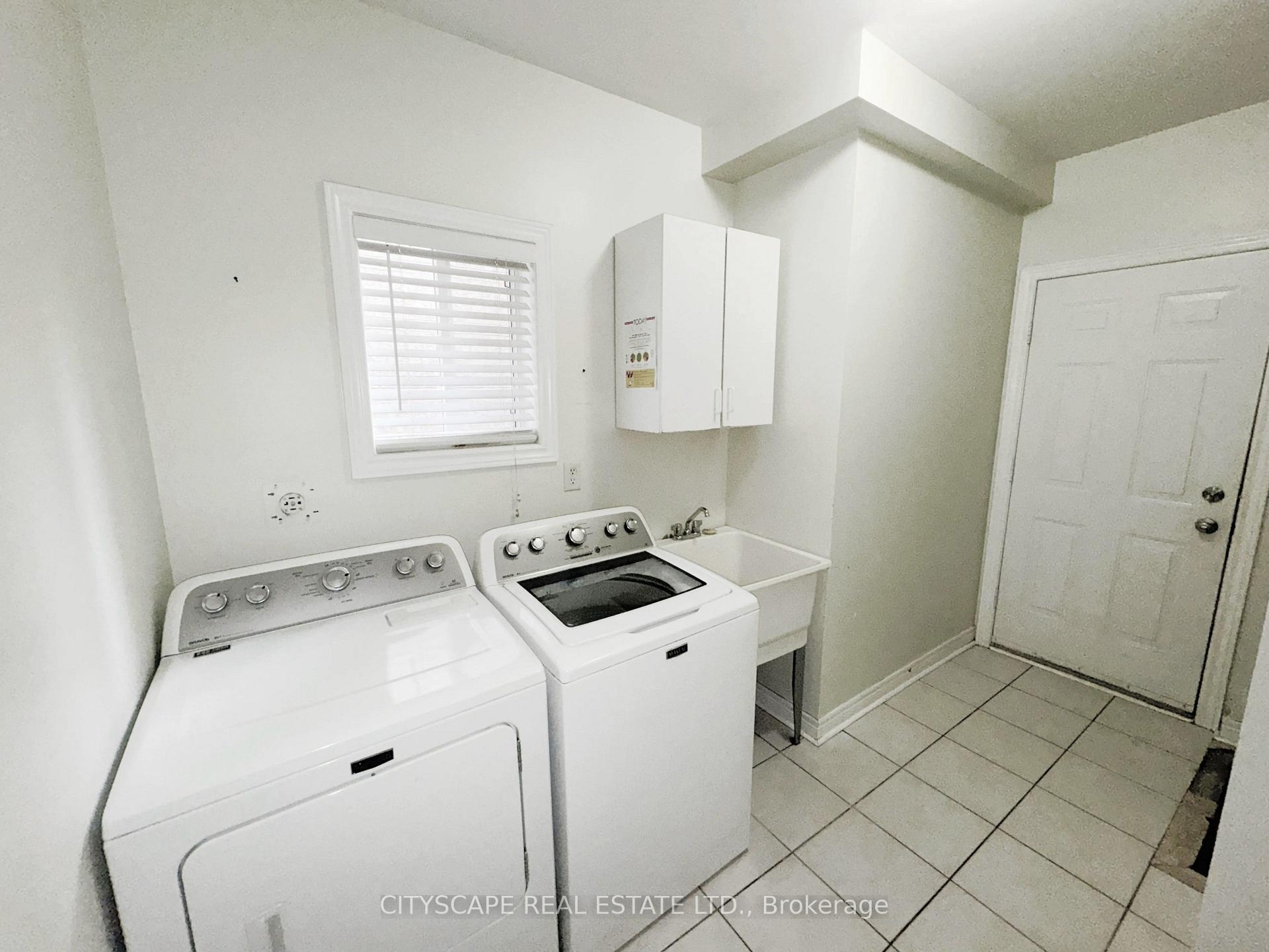 Photo 47 of 34 Coralreef Crescent, Brampton, Sandringham-Wellington — HOMEH