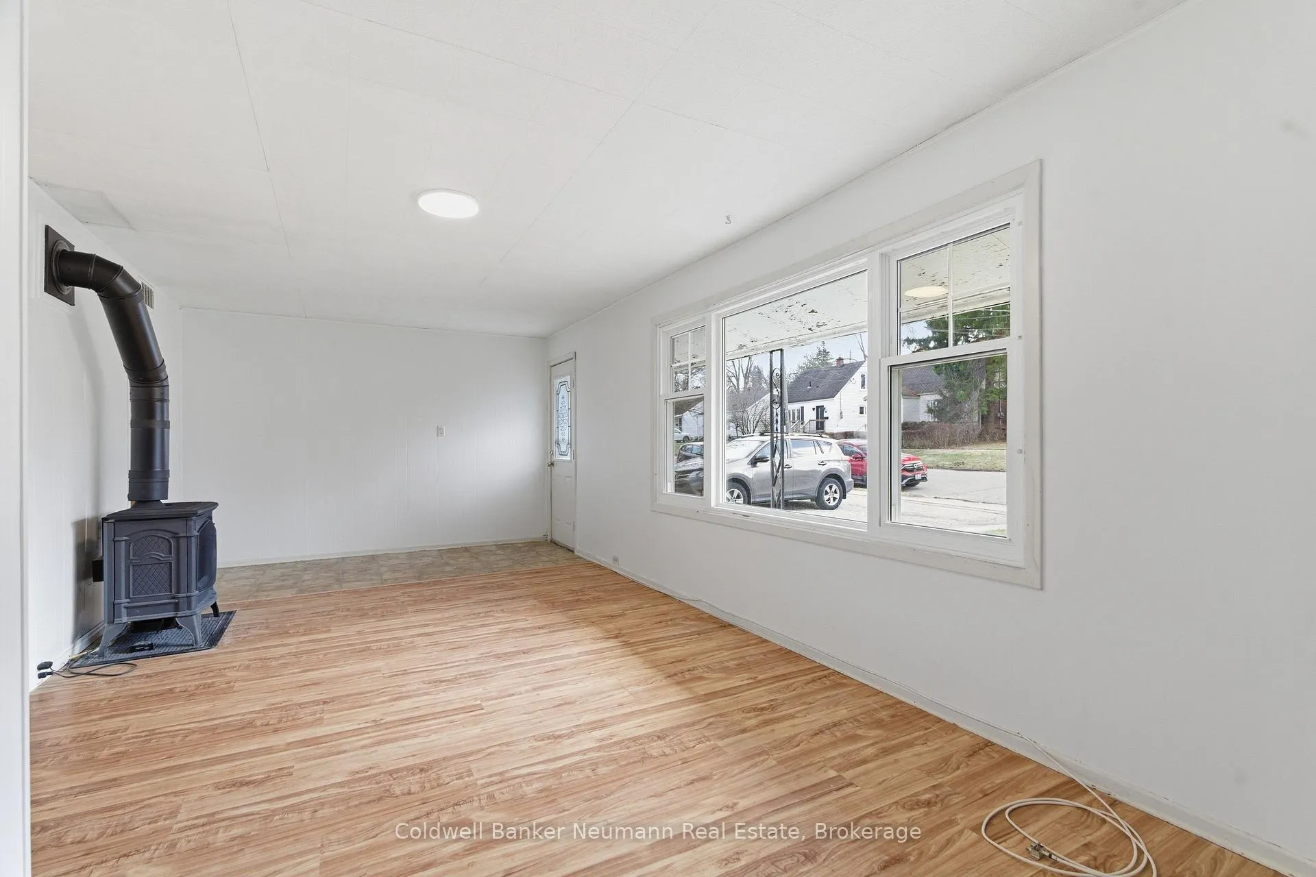 Photo 5 of 31 Dunkirk Street, Guelph, St. George's — HOMEH