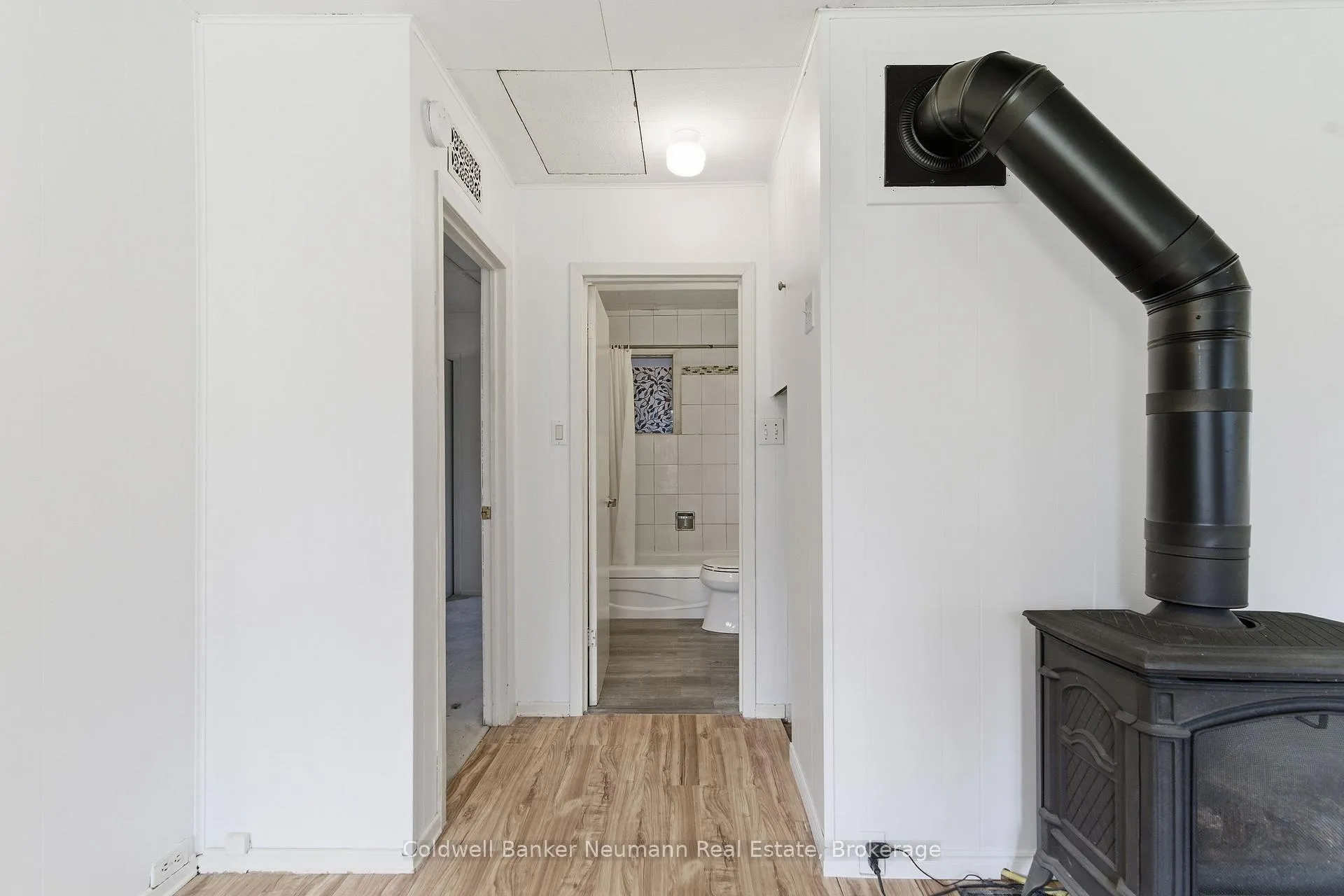 Photo 6 of 31 Dunkirk Street, Guelph, St. George's — HOMEH