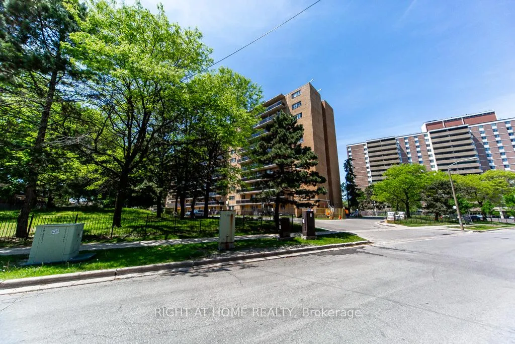 Front of Unit 315, 100 Dundalk Drive