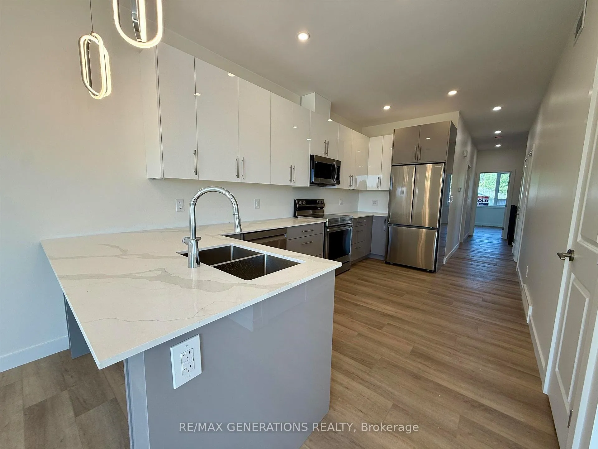 Photo 3 of 156 Bruin Crescent, Thunder Bay, Parkdale — HOMEH