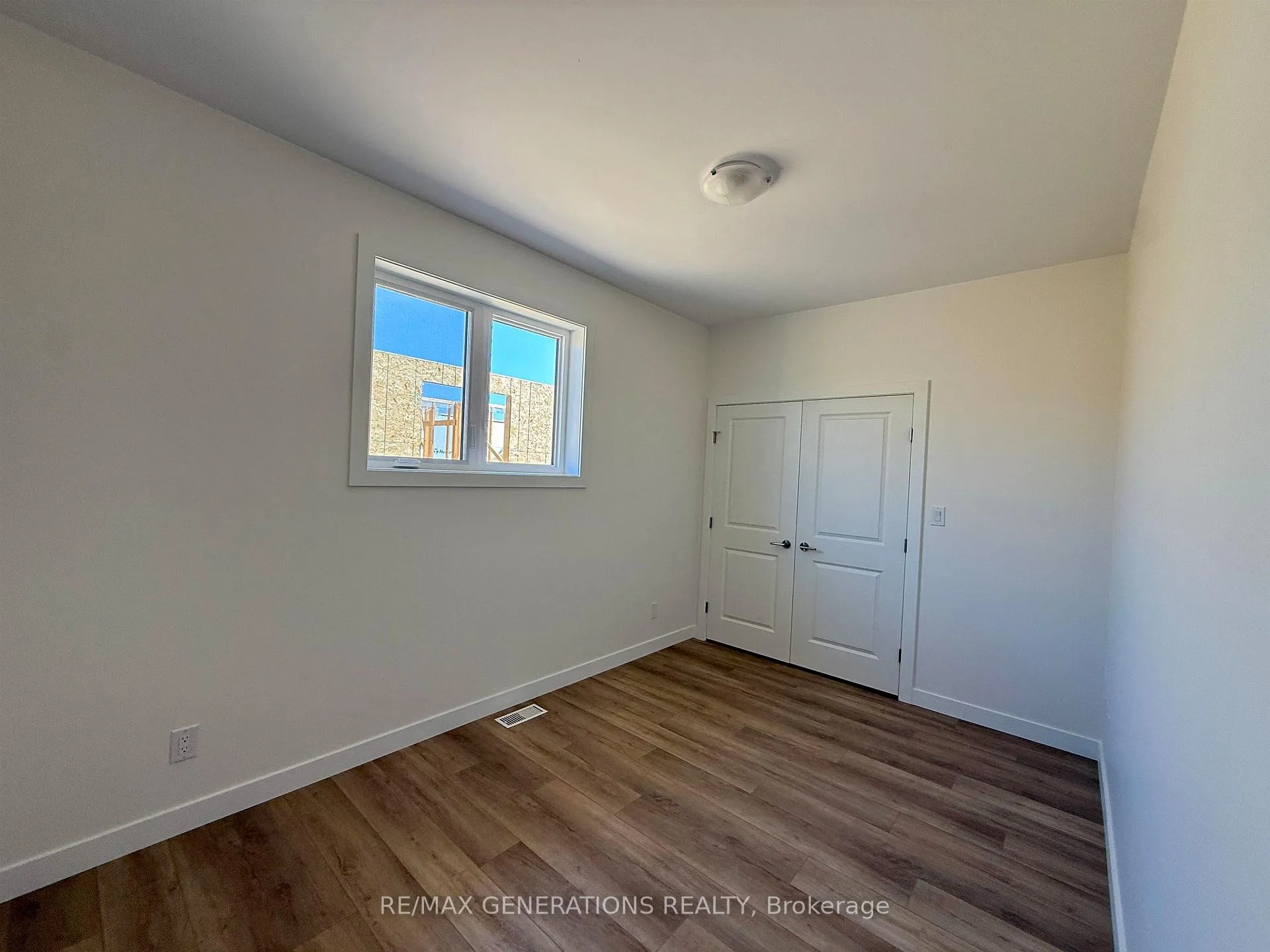 Photo 8 of 156 Bruin Crescent, Thunder Bay, Parkdale — HOMEH