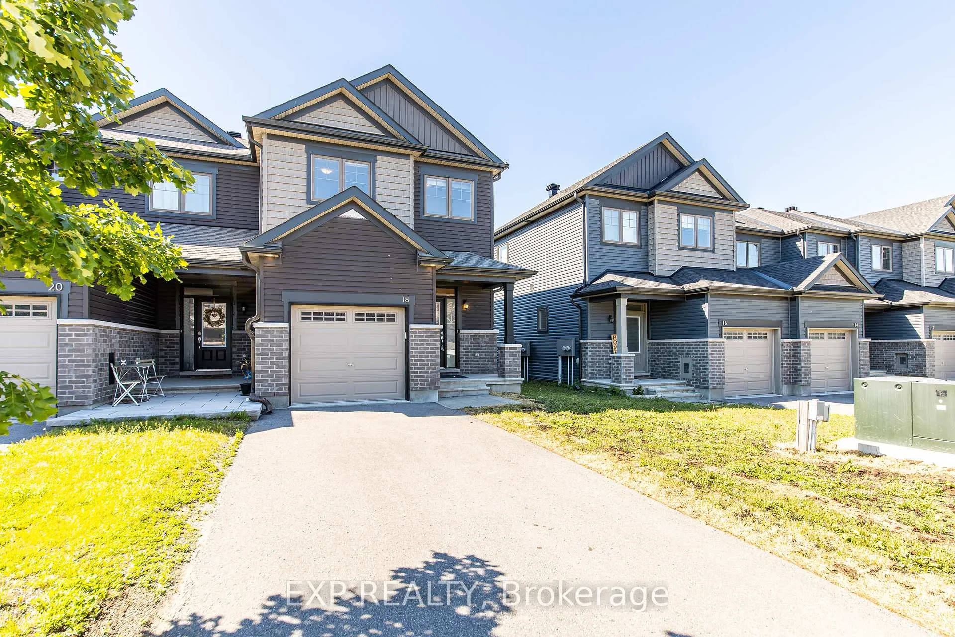 Photo 1 of 18 Rookie Crescent, Ottawa, Kanata - Emerald Meadows/Trailwest — HOMEH