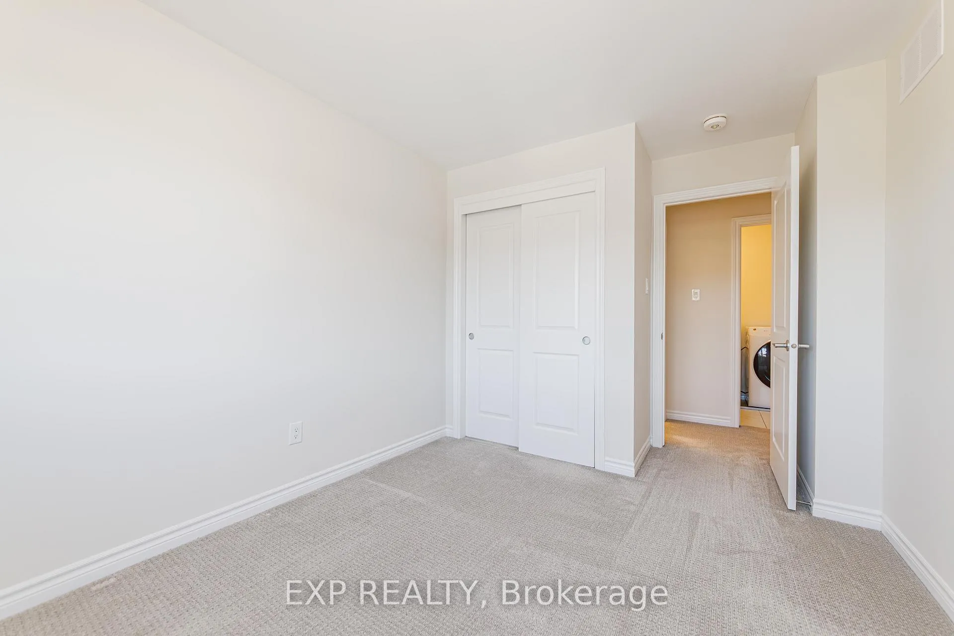 Photo 18 of 18 Rookie Crescent, Ottawa, Kanata - Emerald Meadows/Trailwest — HOMEH
