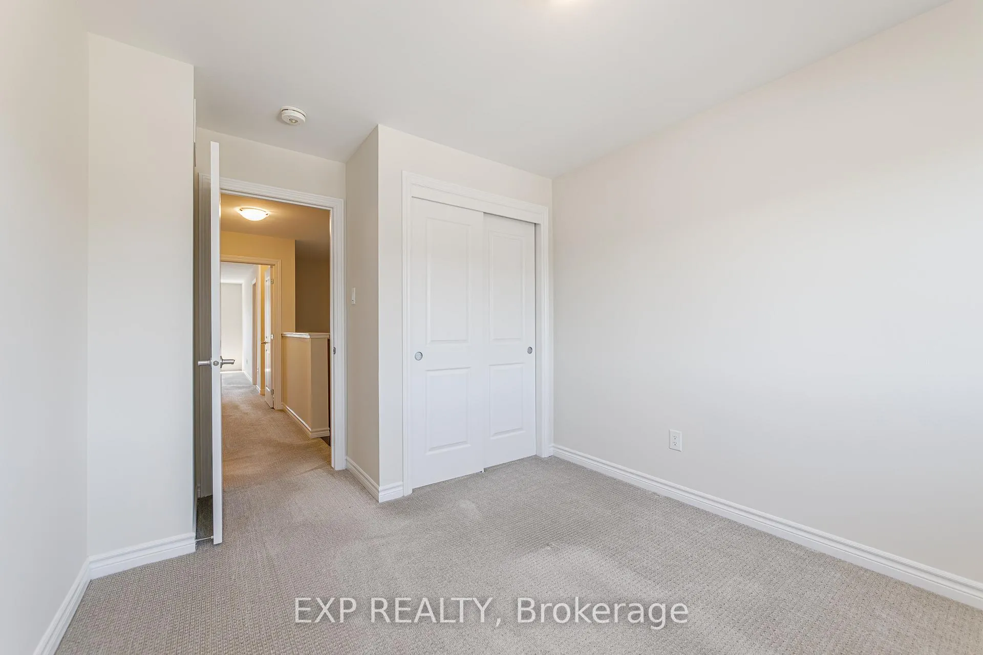Photo 20 of 18 Rookie Crescent, Ottawa, Kanata - Emerald Meadows/Trailwest — HOMEH