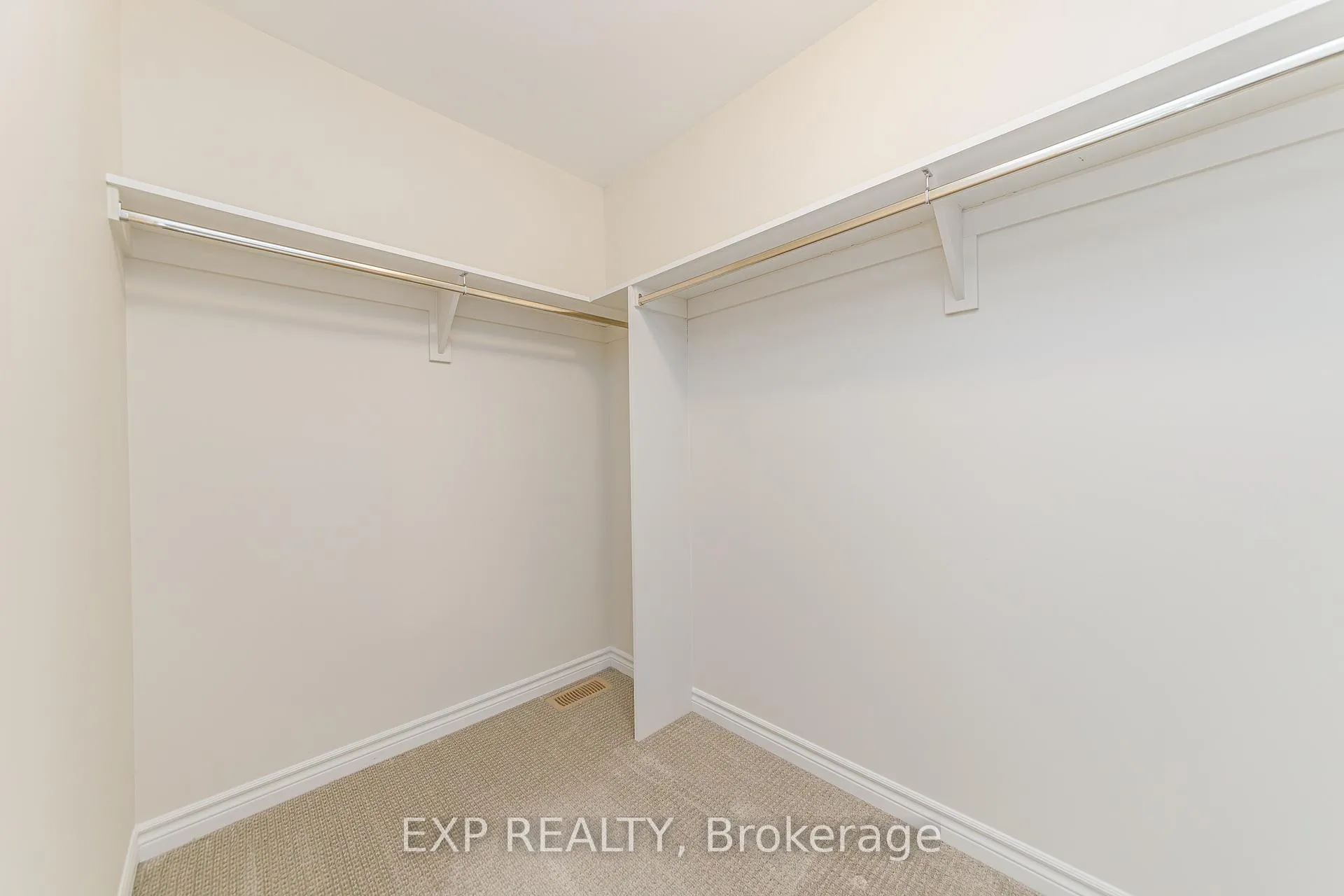Photo 23 of 18 Rookie Crescent, Ottawa, Kanata - Emerald Meadows/Trailwest — HOMEH