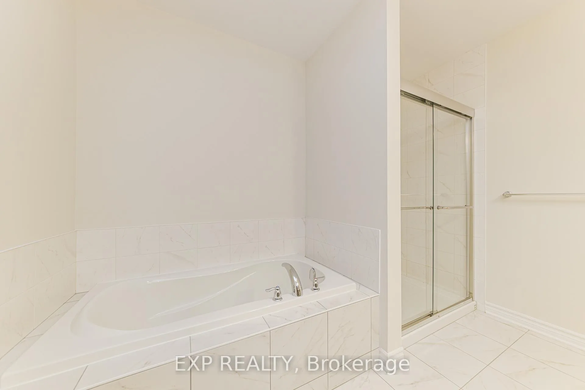 Photo 25 of 18 Rookie Crescent, Ottawa, Kanata - Emerald Meadows/Trailwest — HOMEH