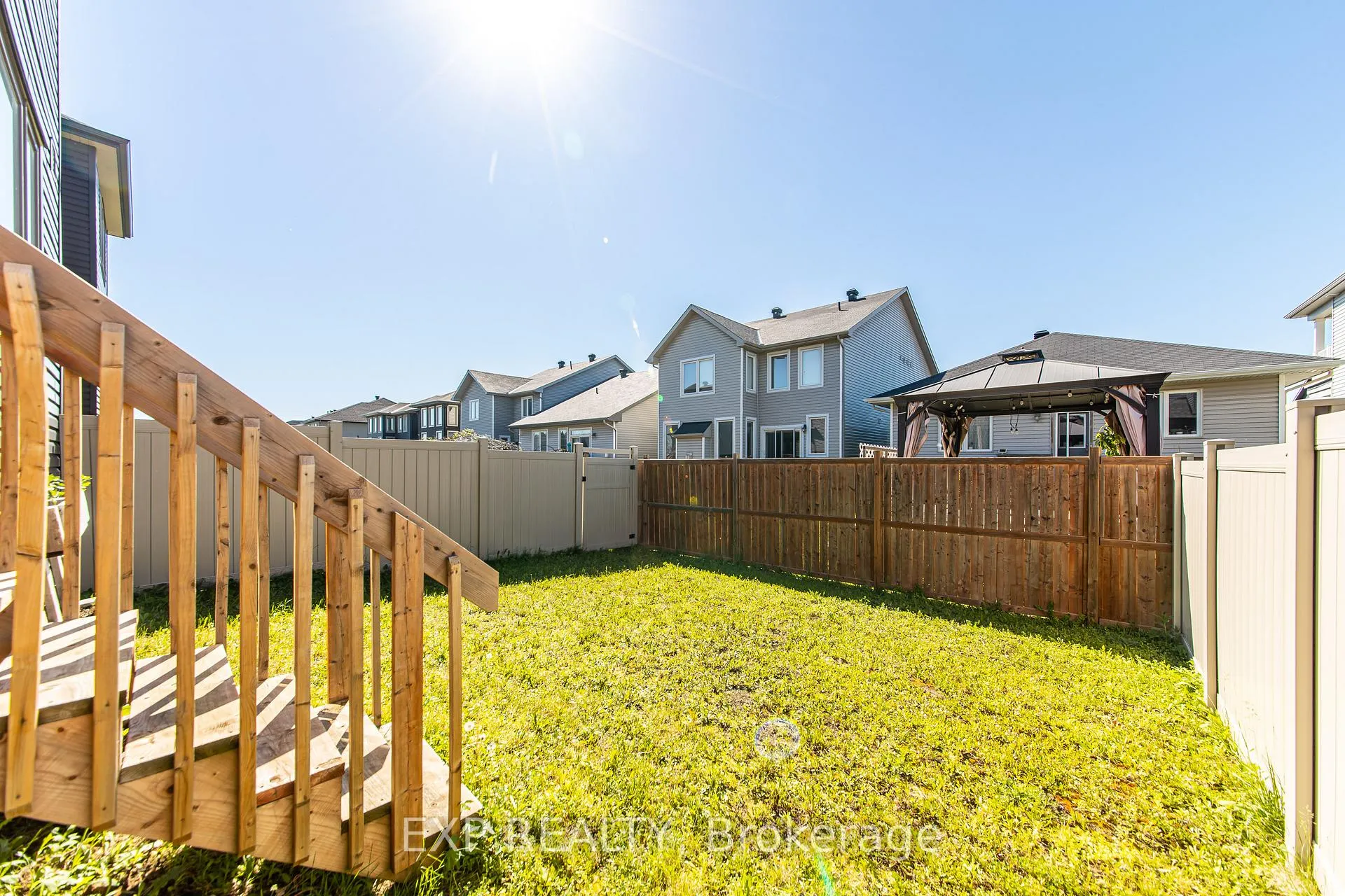 Photo 33 of 18 Rookie Crescent, Ottawa, Kanata - Emerald Meadows/Trailwest — HOMEH