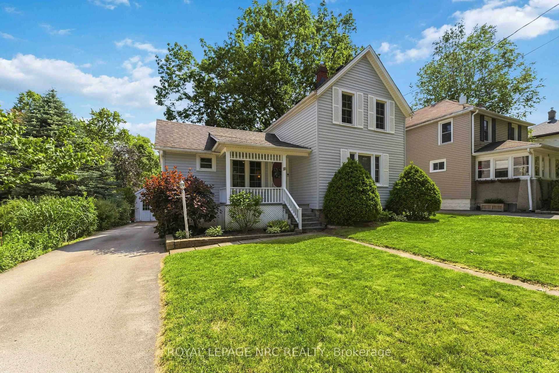 Photo 4 of 18 College Street, Pelham, Fonthill — HOMEH
