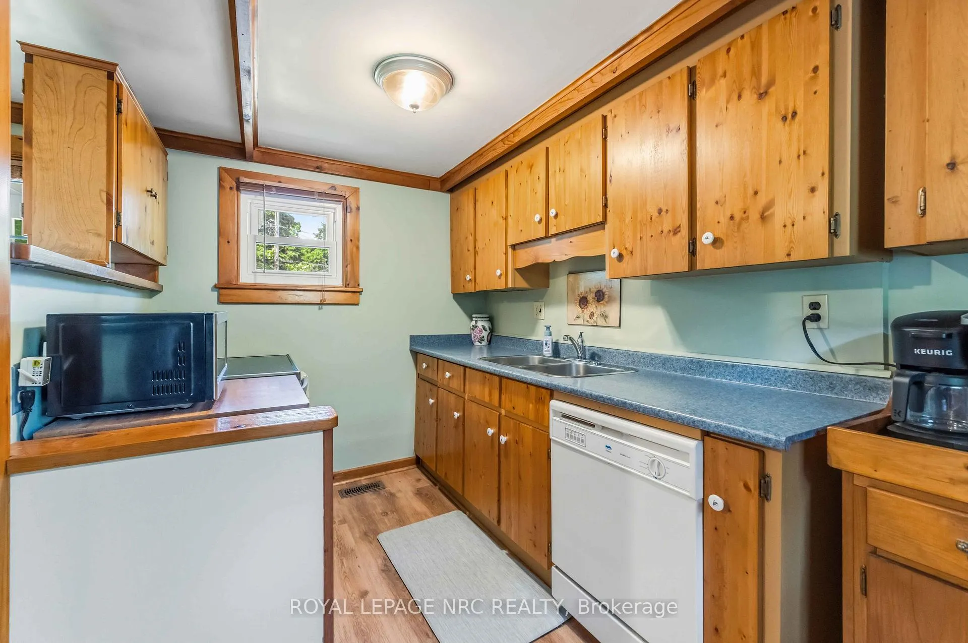 Photo 10 of 18 College Street, Pelham, Fonthill — HOMEH