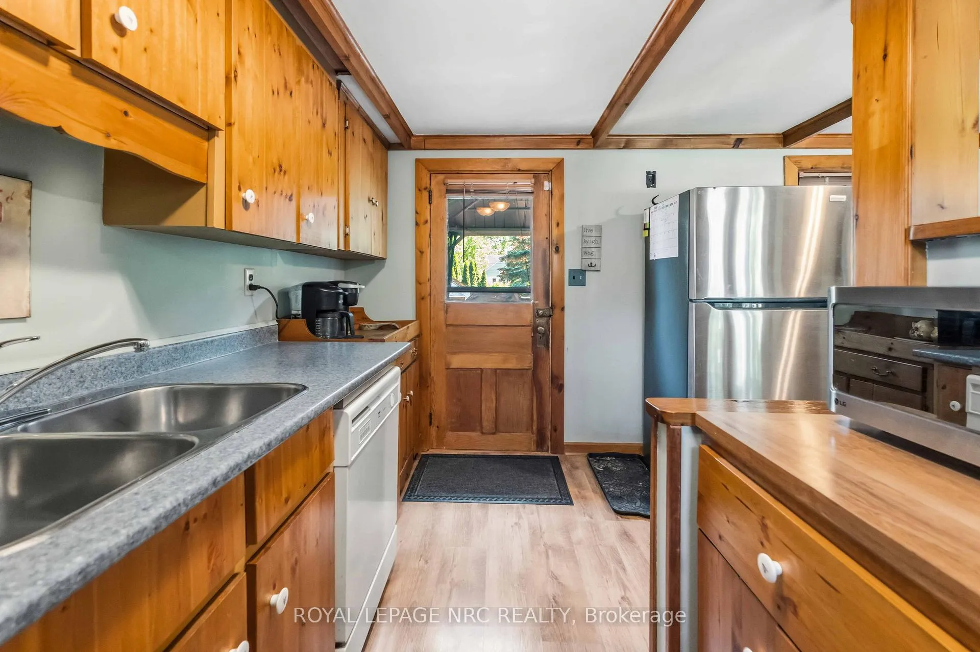 Photo 12 of 18 College Street, Pelham, Fonthill — HOMEH