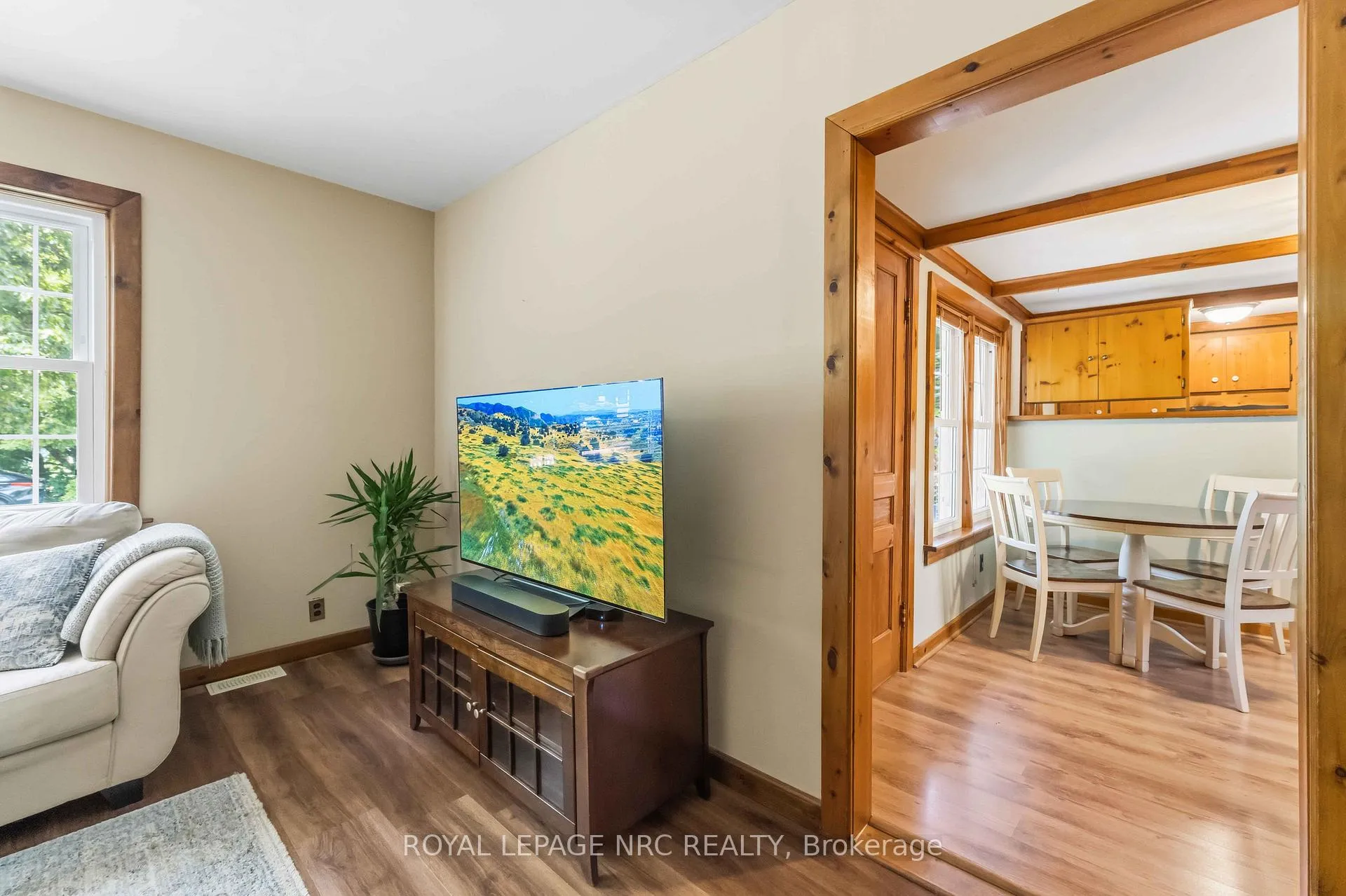 Photo 17 of 18 College Street, Pelham, Fonthill — HOMEH
