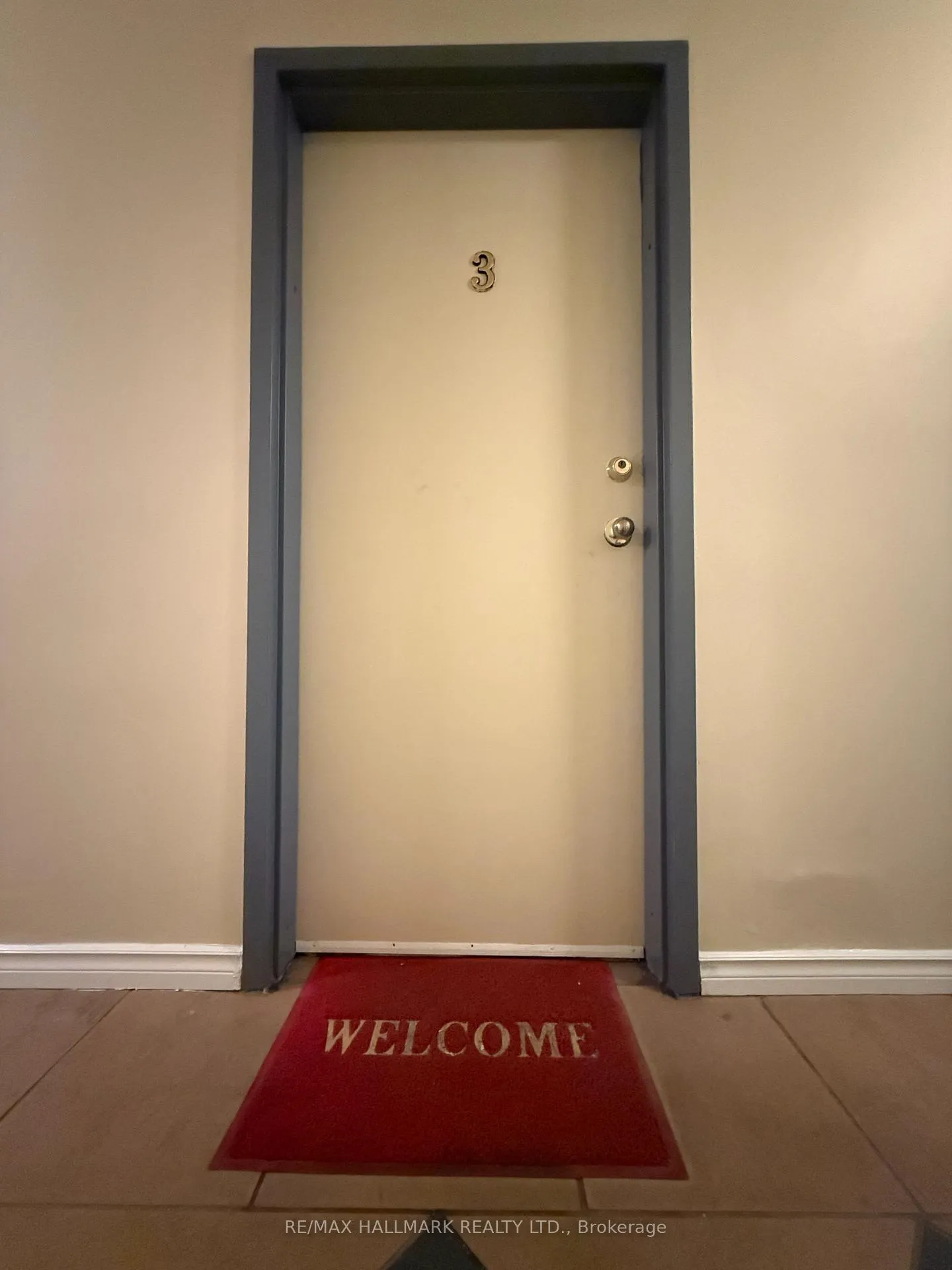 Front of Unit 3, 2881 Lawrence Avenue E