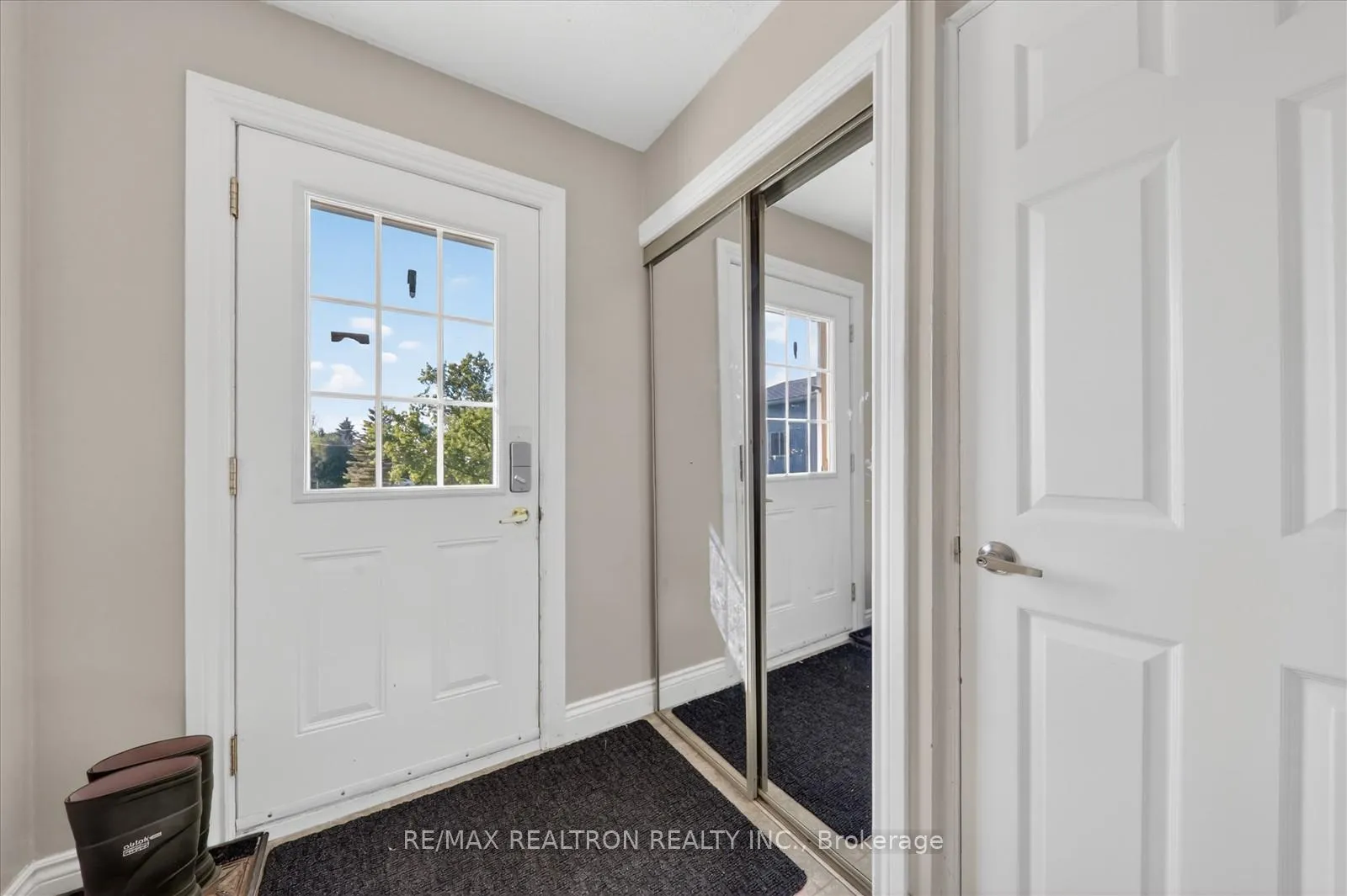 Photo 5 of 20 Valley View Drive, Cavan Monaghan, Cavan Twp — HOMEH