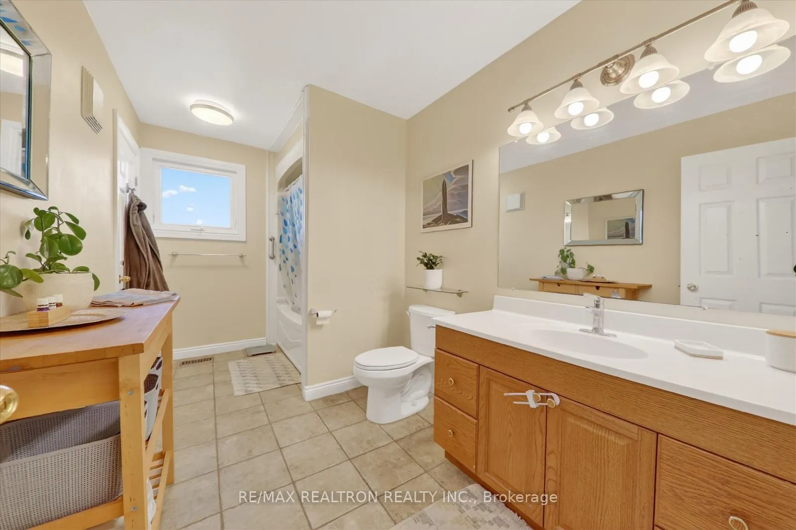 Photo 21 of 20 Valley View Drive, Cavan Monaghan, Cavan Twp — HOMEH