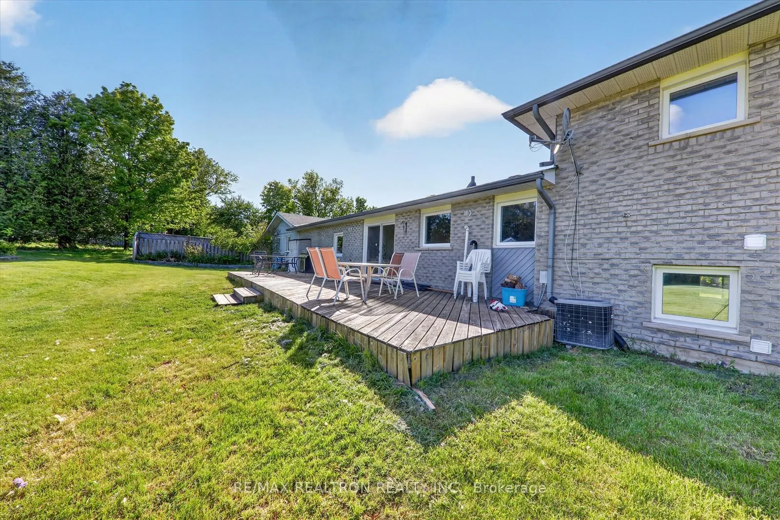 Photo 38 of 20 Valley View Drive, Cavan Monaghan, Cavan Twp — HOMEH