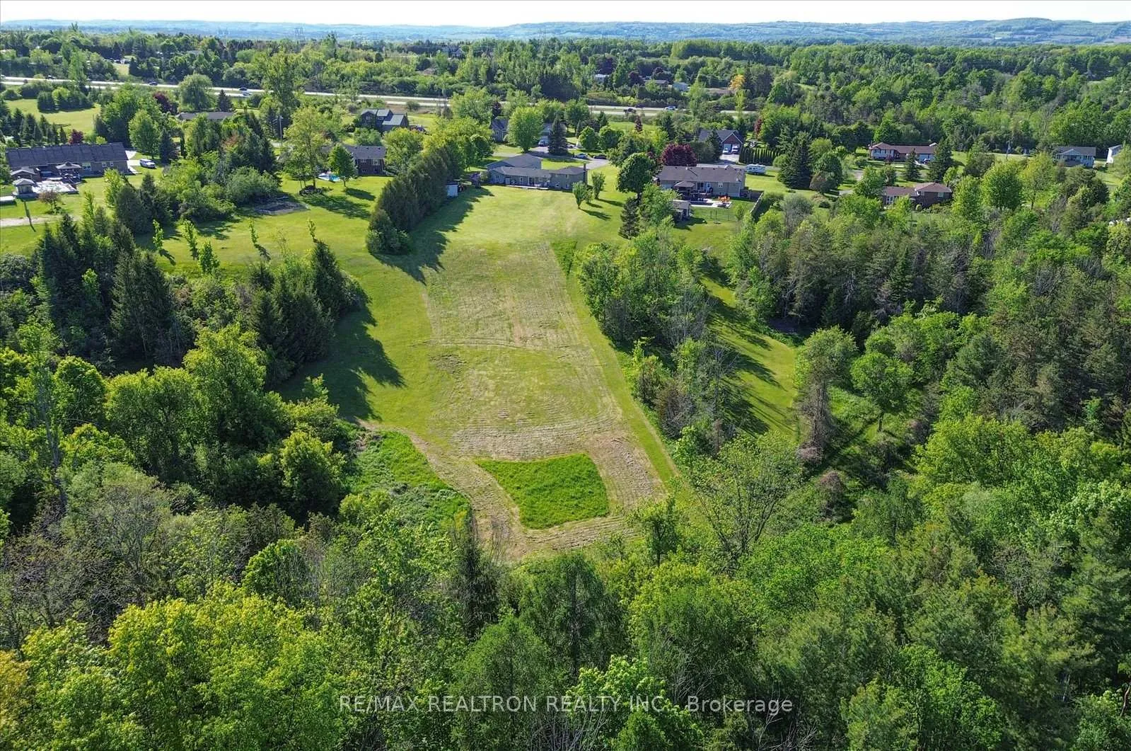 Photo 41 of 20 Valley View Drive, Cavan Monaghan, Cavan Twp — HOMEH