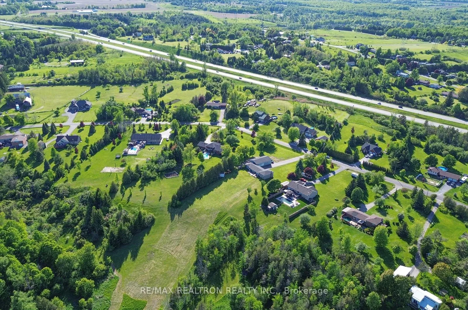 Photo 42 of 20 Valley View Drive, Cavan Monaghan, Cavan Twp — HOMEH